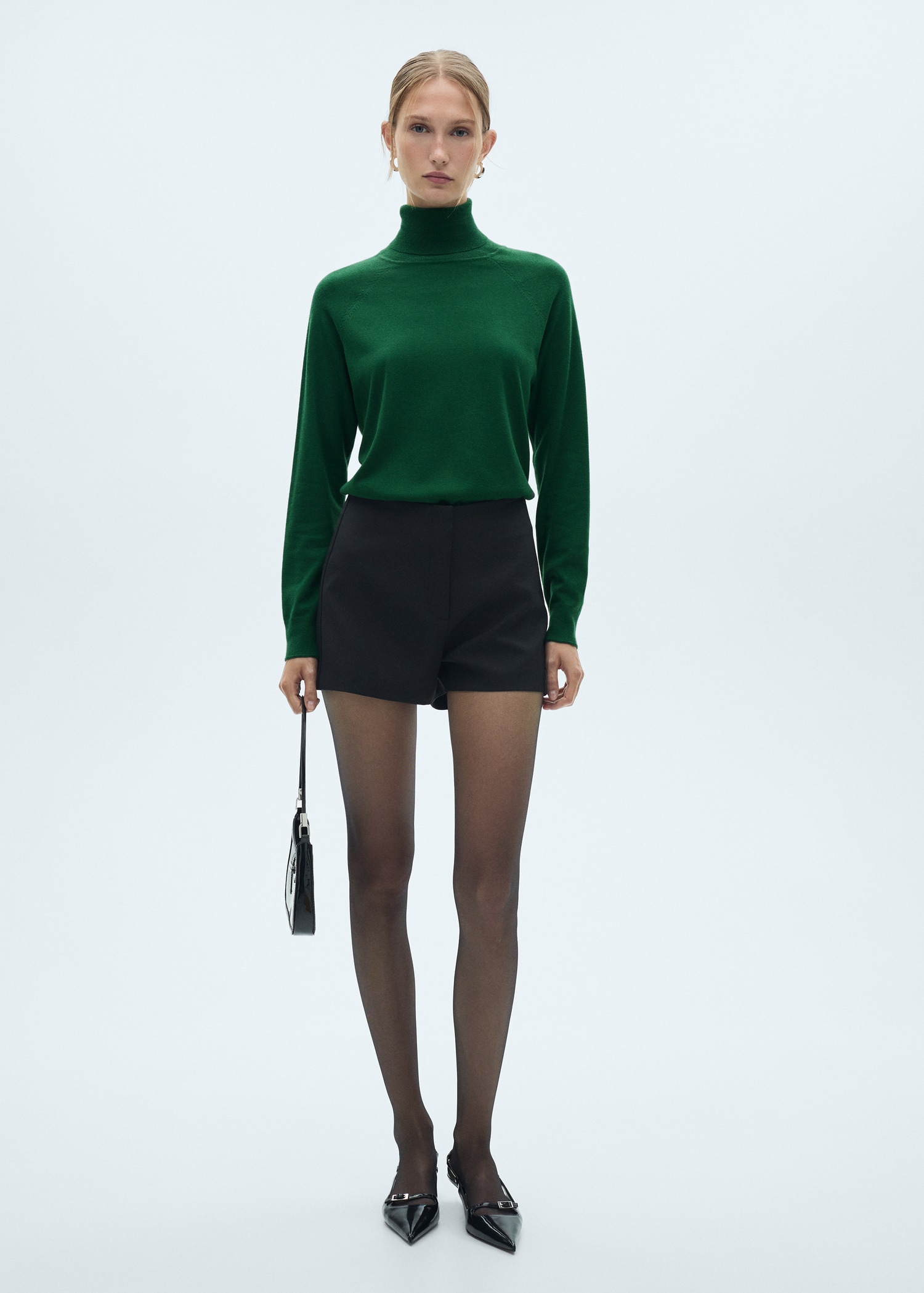 Fine-knit turtleneck sweater - General plane