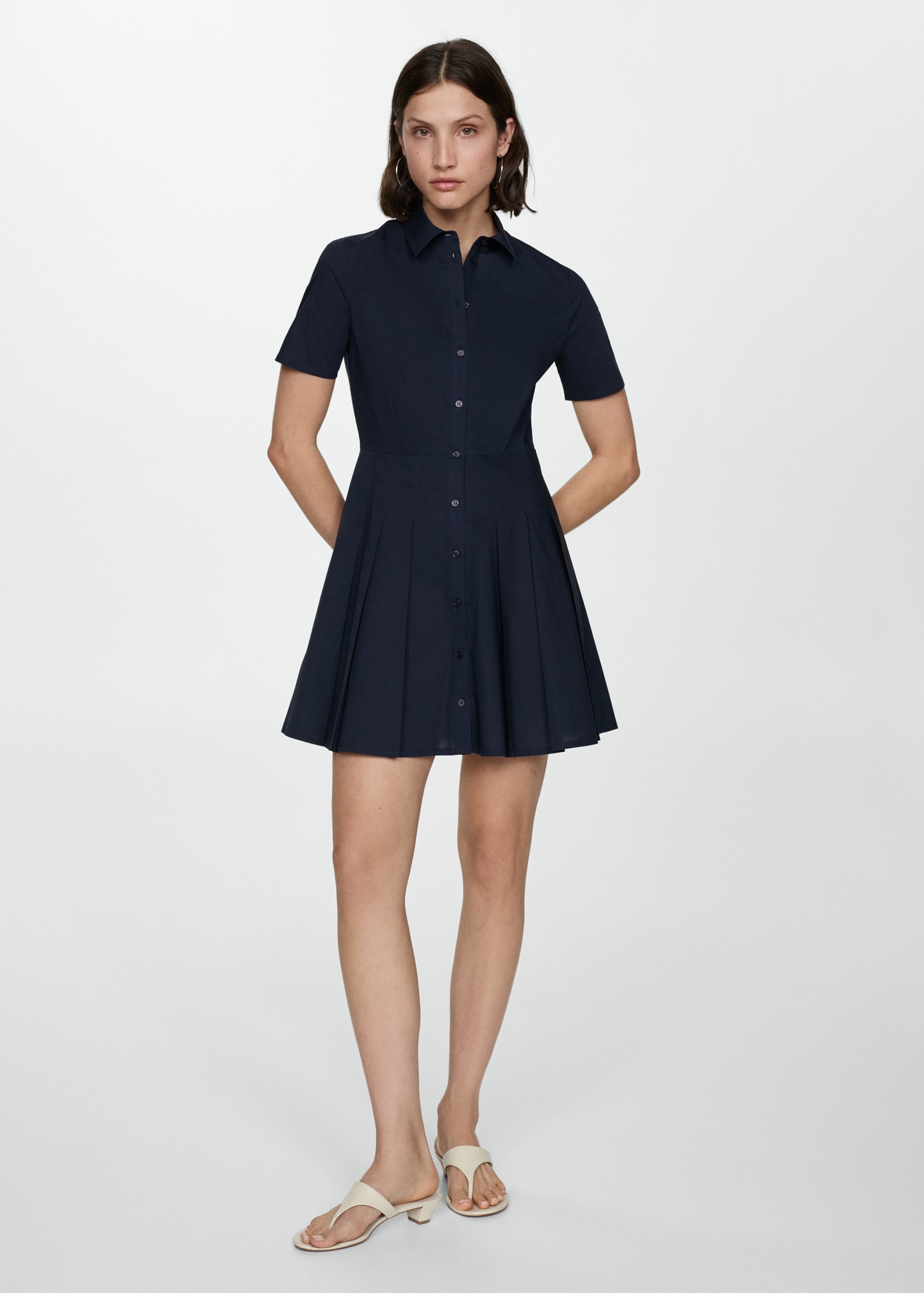 Vestido camisero plisado - Plano general