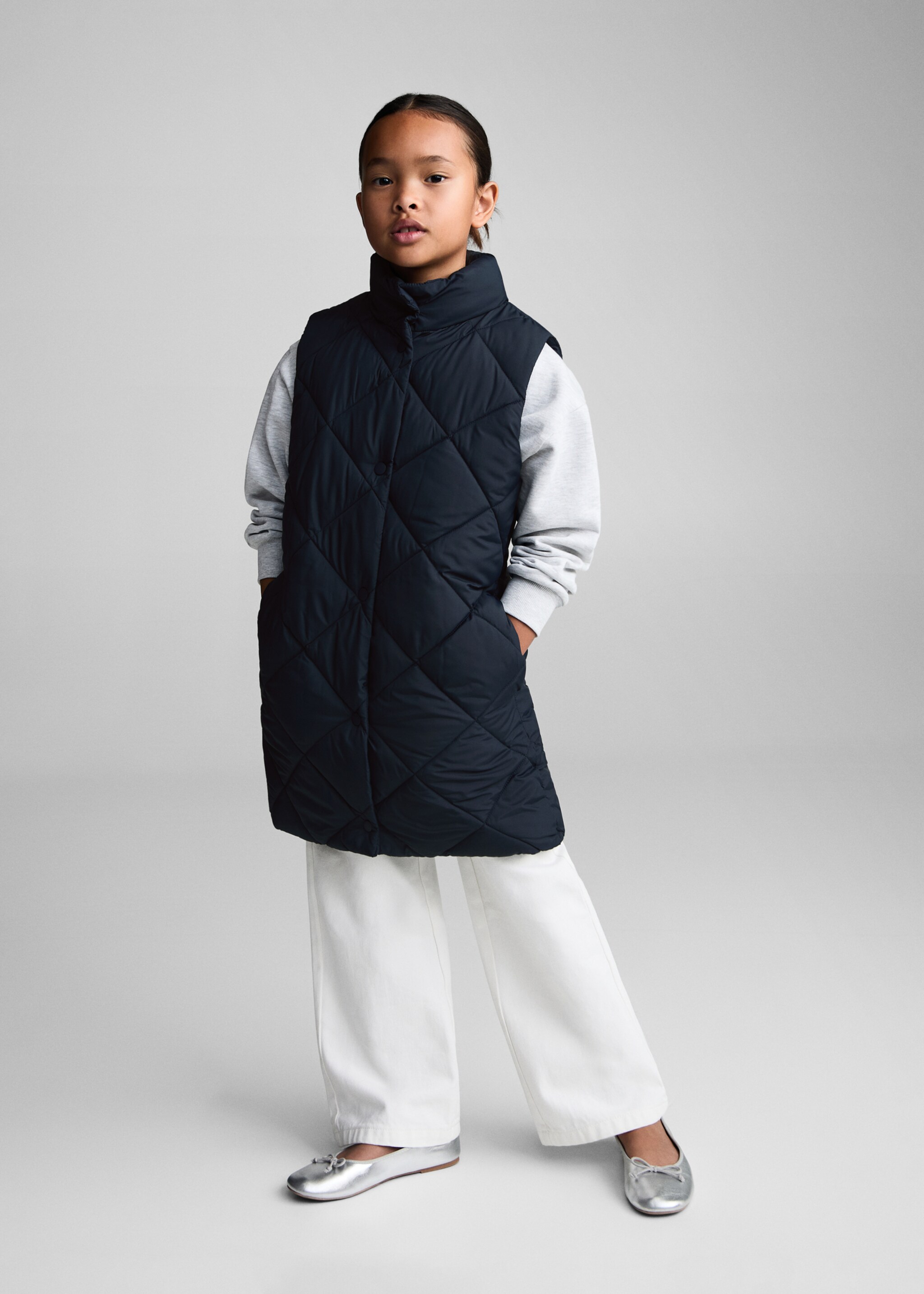 Long quilted gilet - General plane