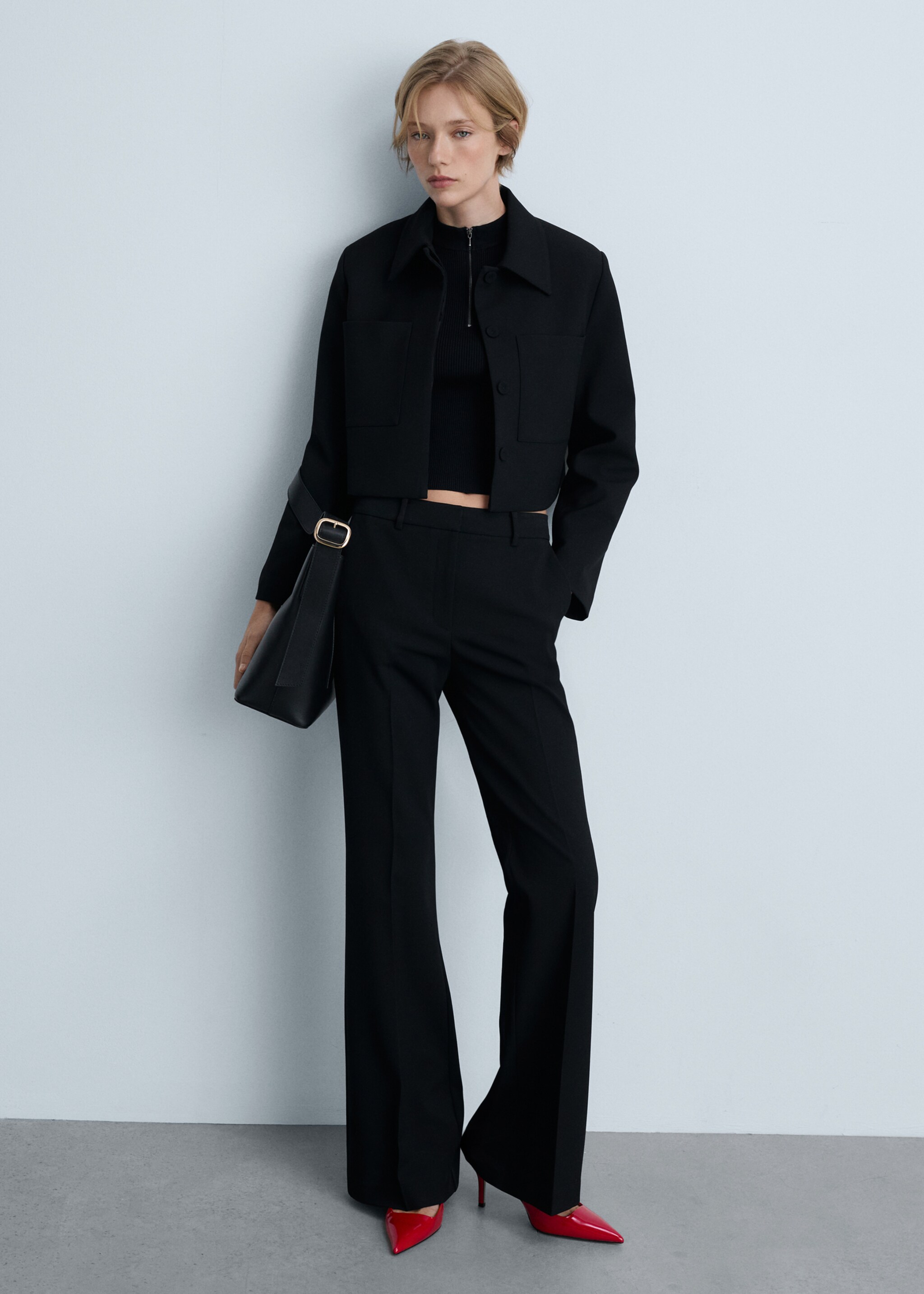 Chaqueta crop bolsillos - Plano general