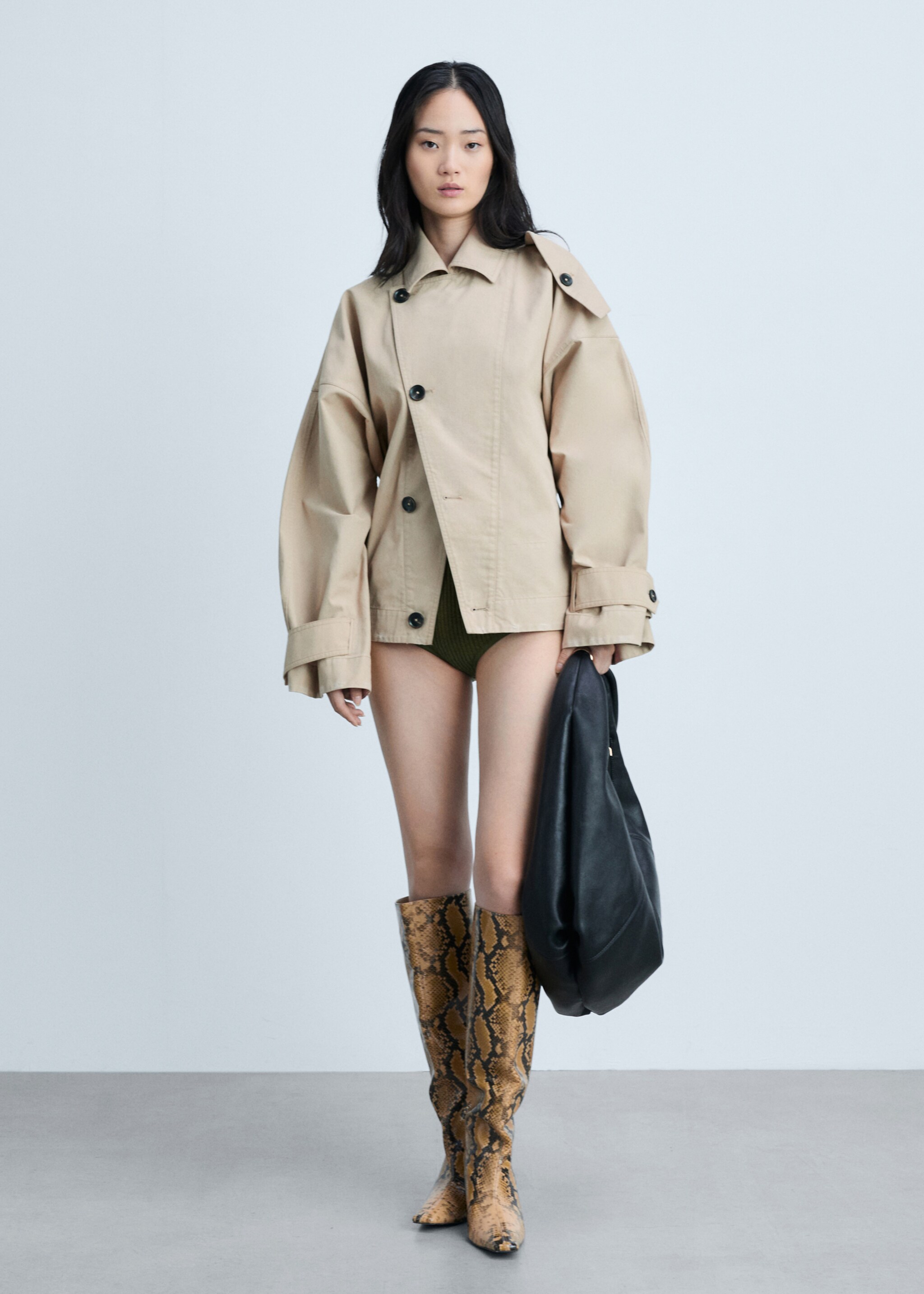 Short trench coat - General plane