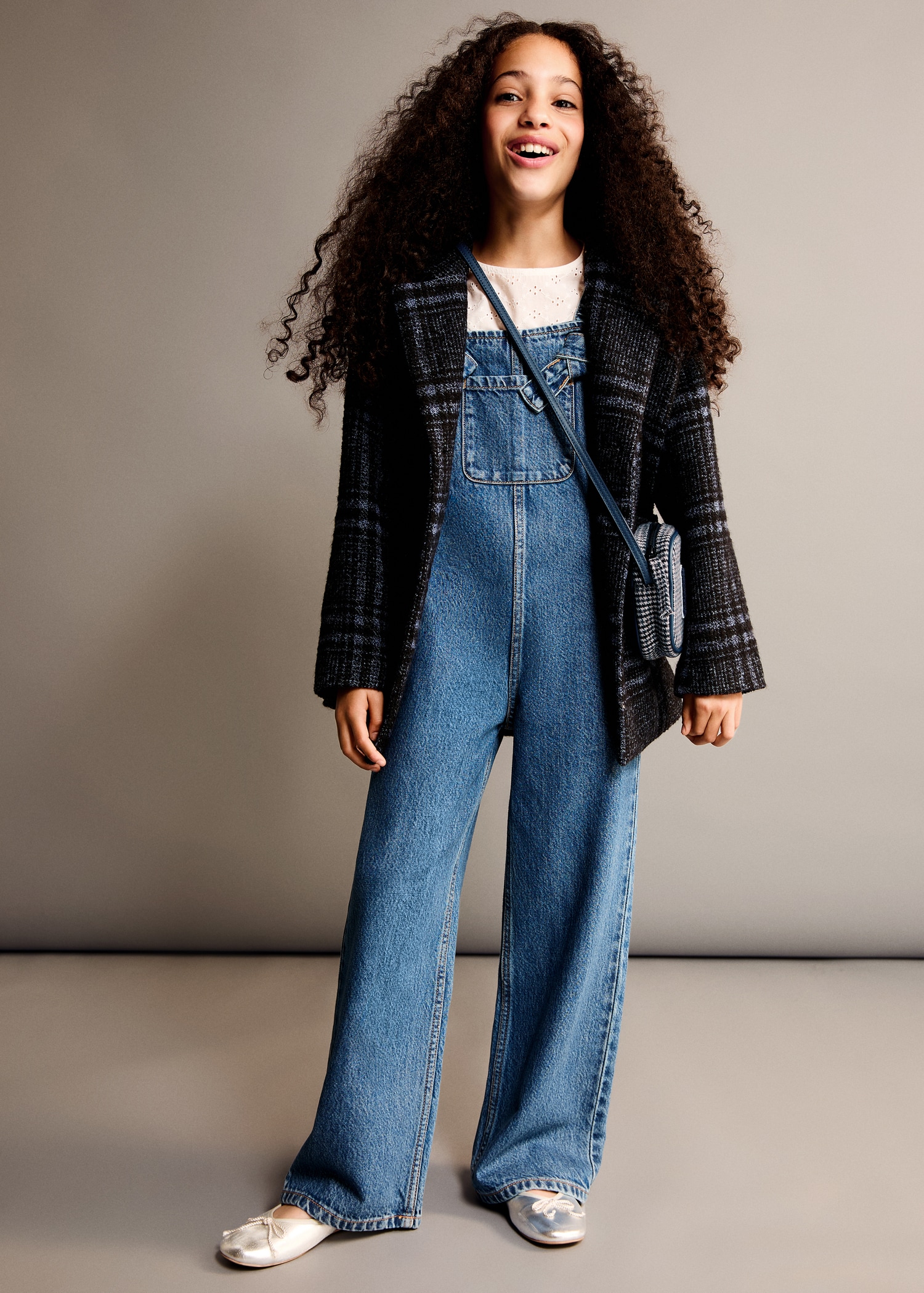 Long denim dungarees - General plane