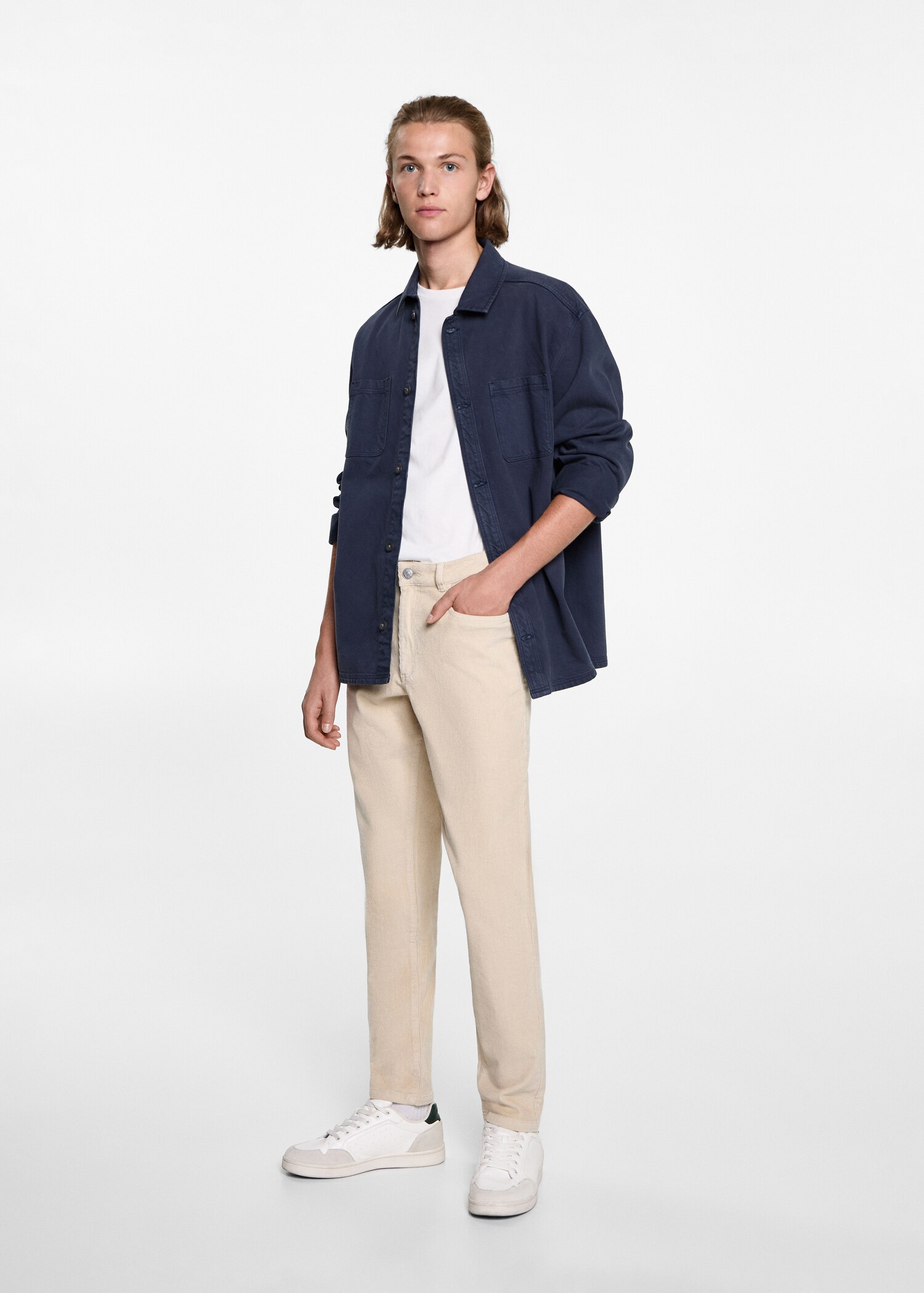 Pantalón slim fit pana - Plano general