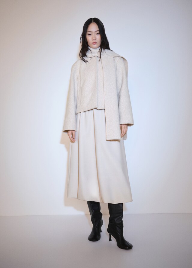 https://shop.mango.com/assets/rcs/pics/static/T7/fotos/outfit/S/77097690_08-99999999_01.jpg?imwidth=640&imdensity=1&ts=1726135494879