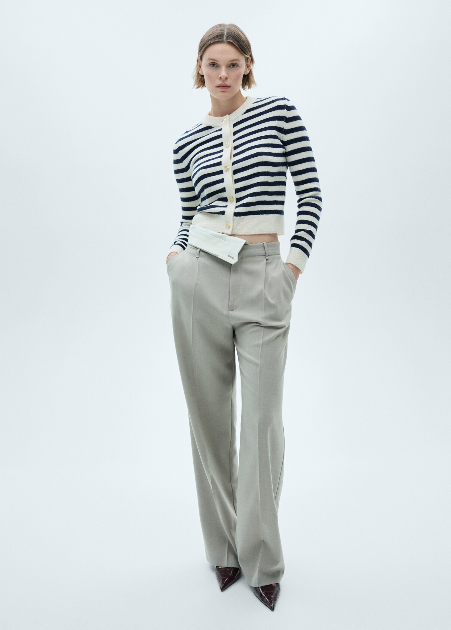 Knitted cardigan with jewel button - General plane