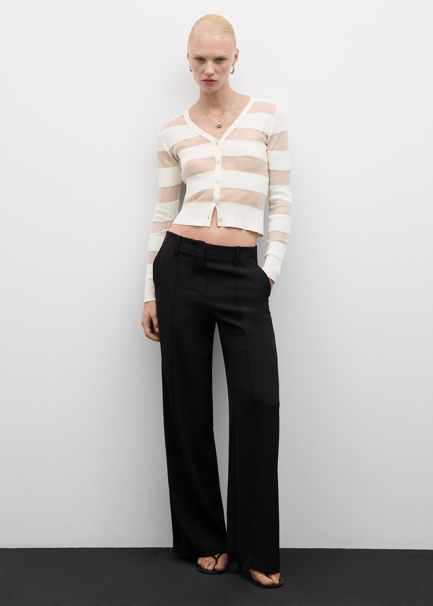 Semitransparent textured cardigan - Общий план