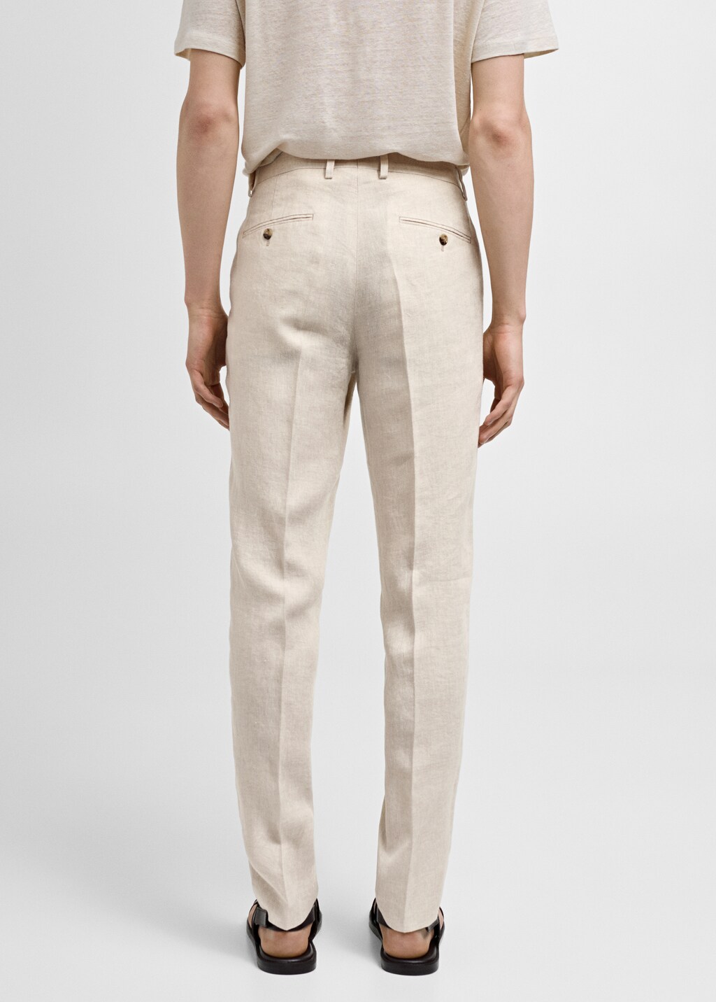 77000589_08_01_R.jpg?ts=