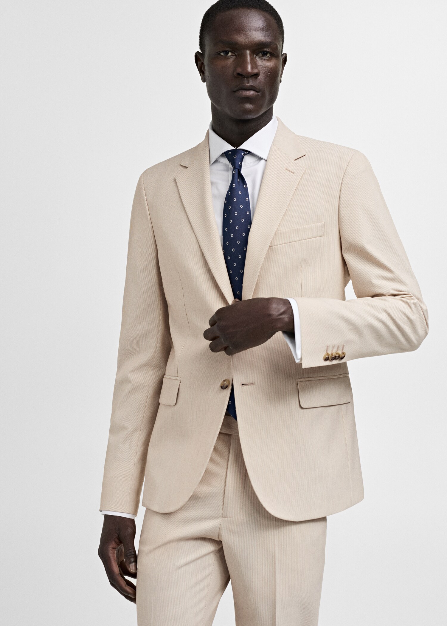 Костюмный пиджак slim fit из ткани стретч - Средний план