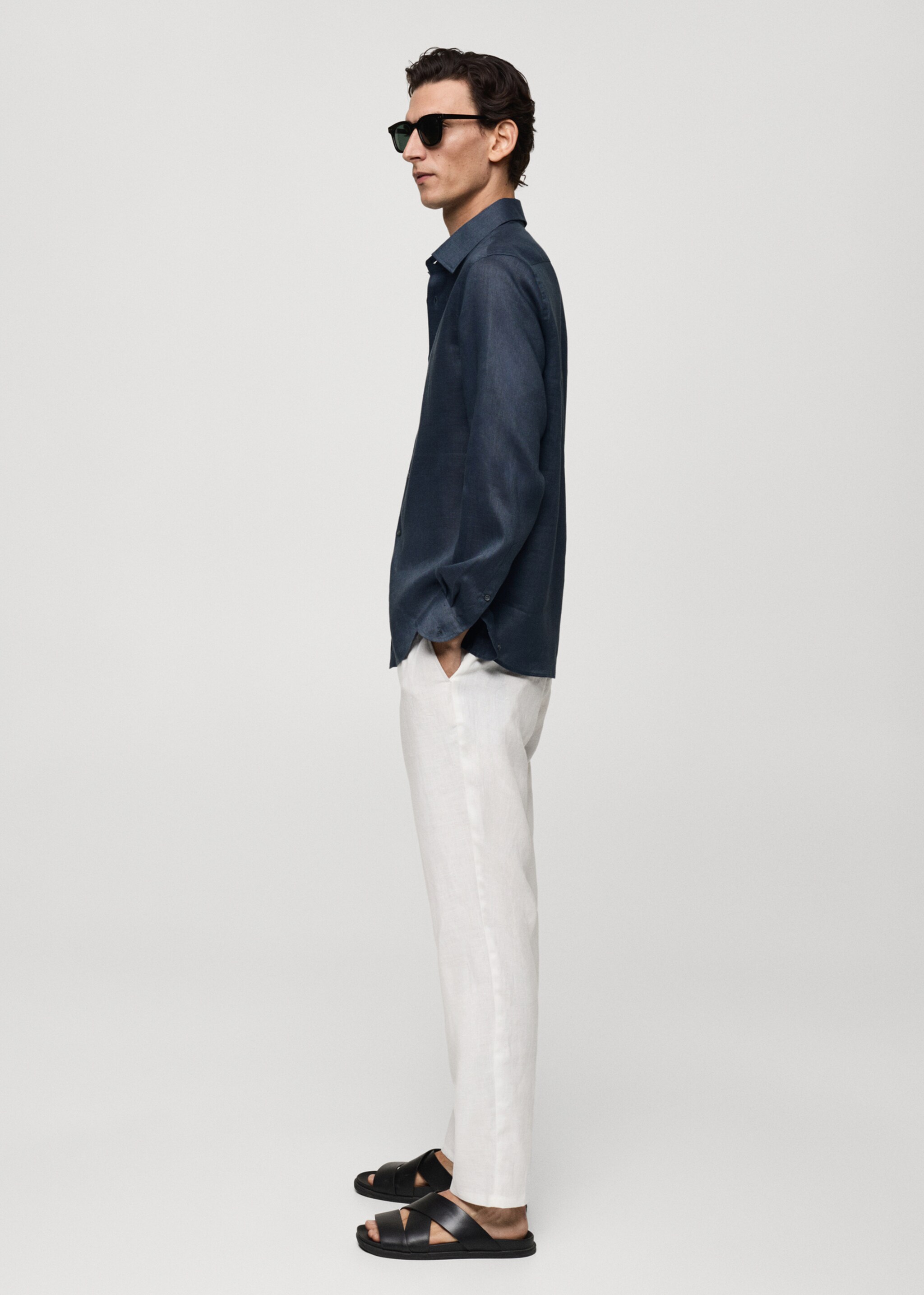 Regular-fit 100% linen shirt - Details of the article 2