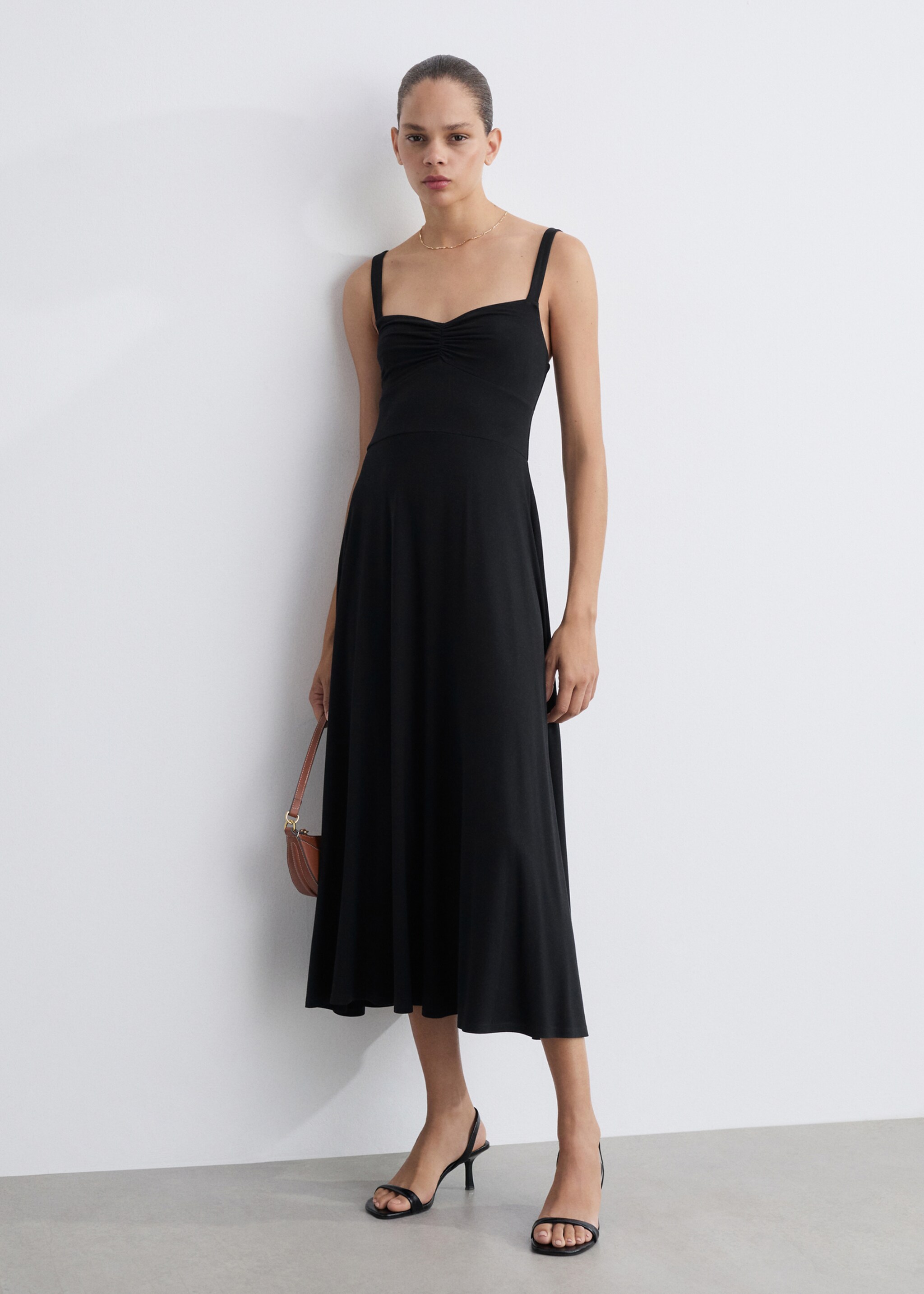 Vestido evasé tirantes - Plano general