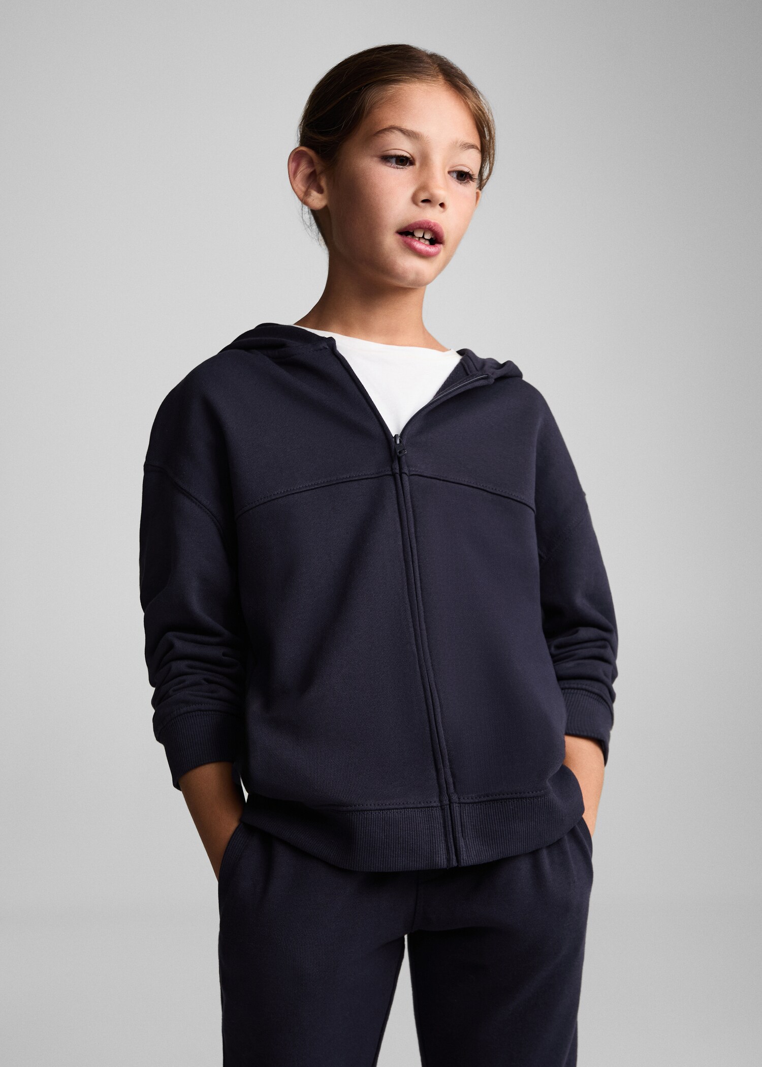 Sweat-shirt zippé à capuche - Plan moyen