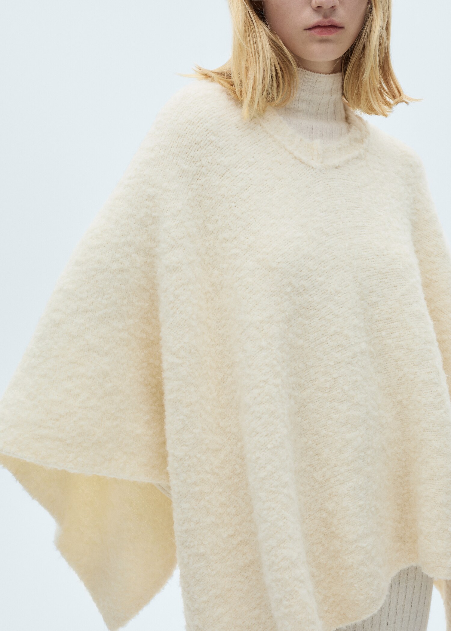 Round neck knitted cape - Details of the article 6