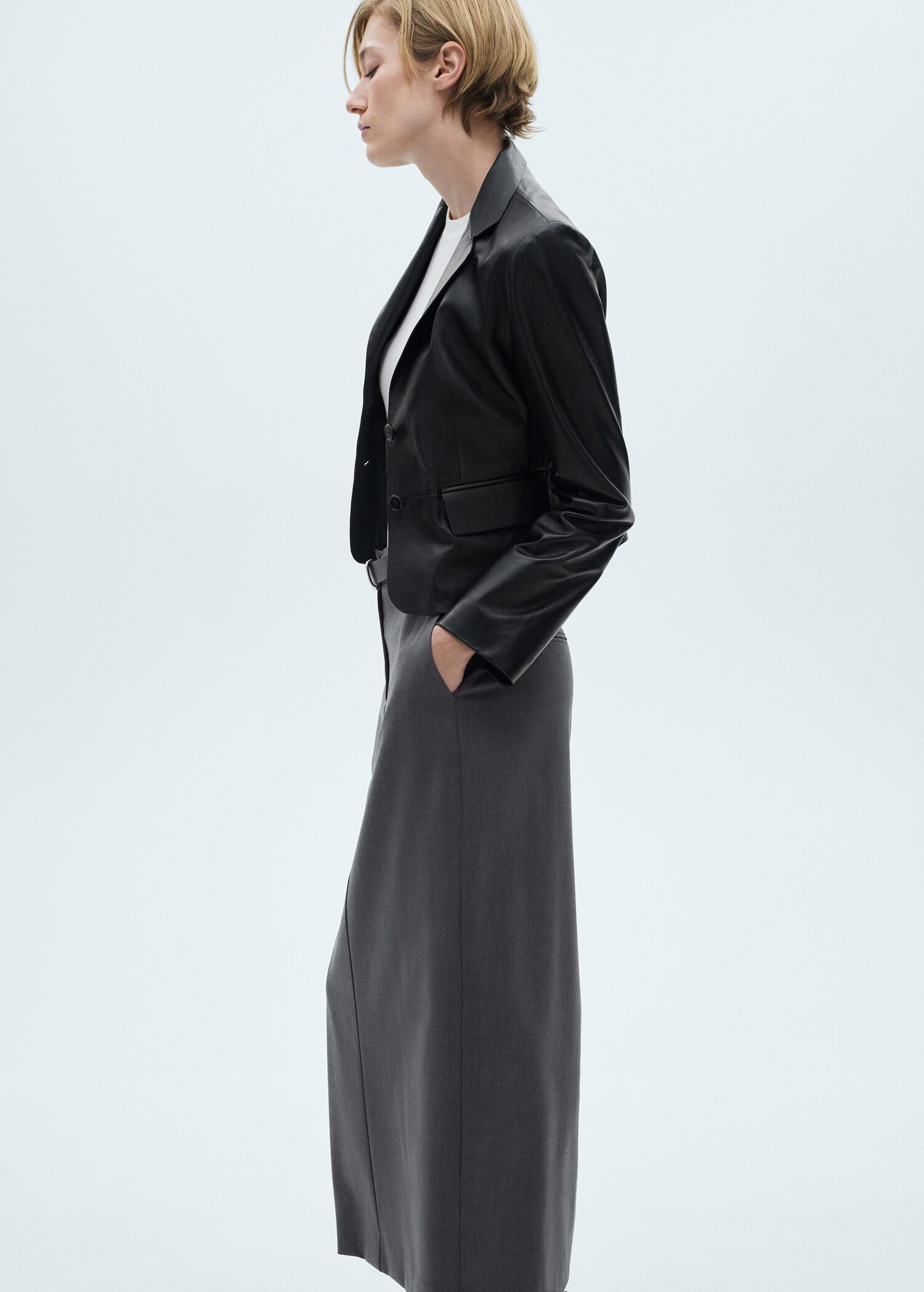 Cropped leather jacket - Details of the article 1