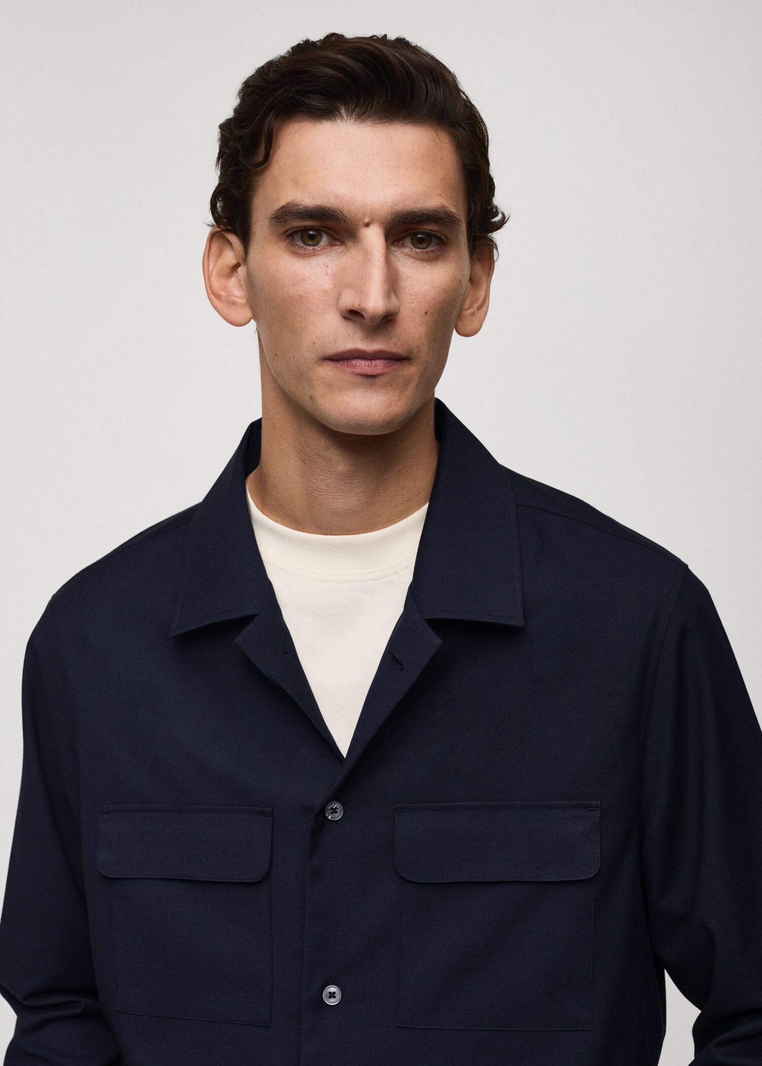 Slim-fit overshirt with pockets - Details of the article 1