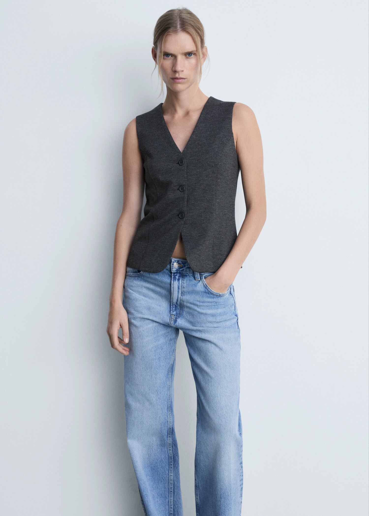 Fitted vest with buttons - Details of the article 2