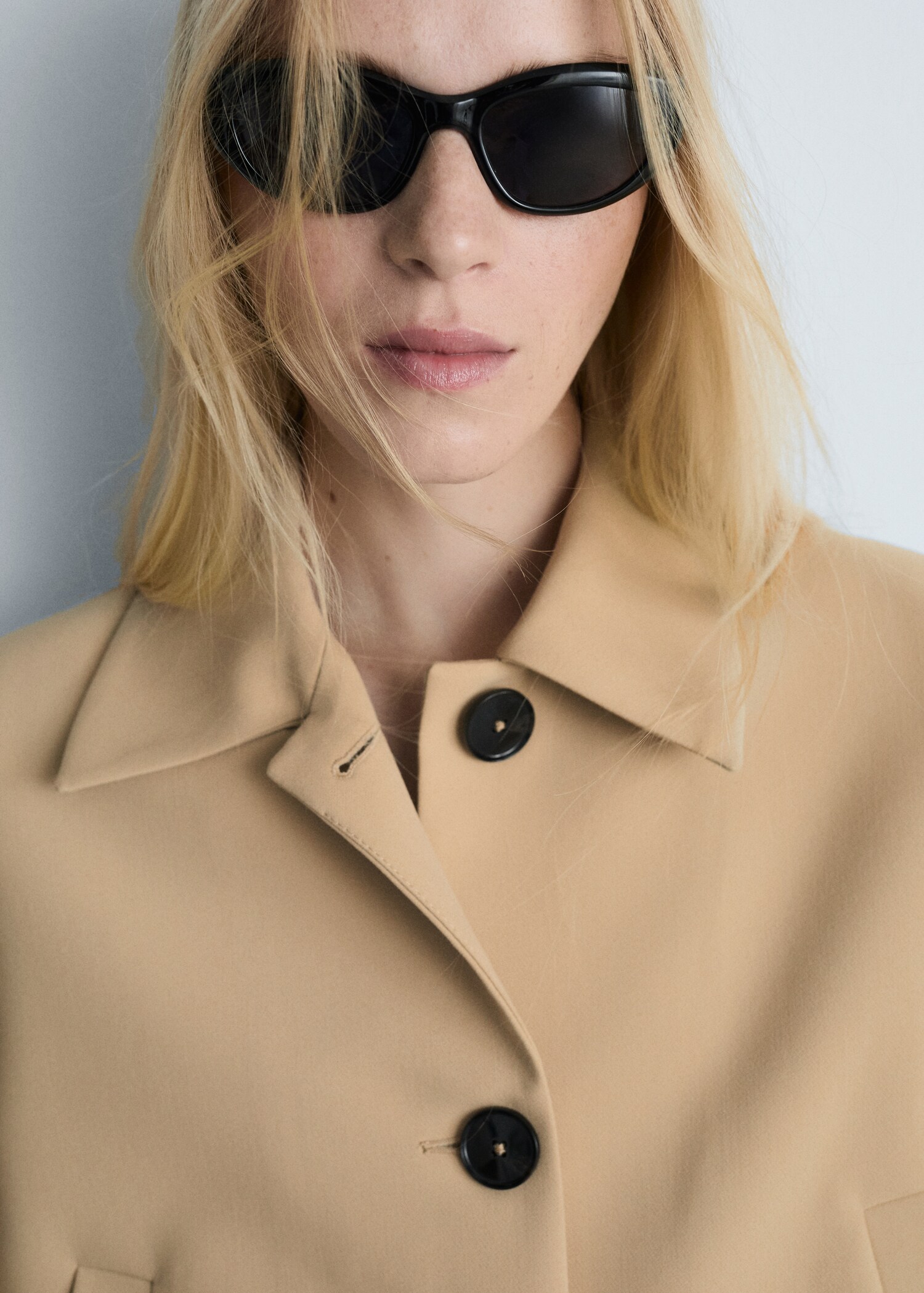 Structured jacket with buttons - Details of the article 1
