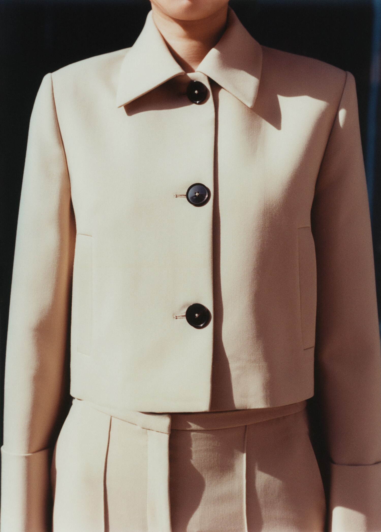 Structured jacket with buttons - Details of the article 7