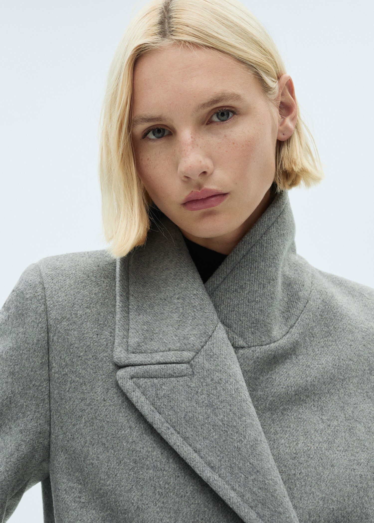 Lapels wool coat - Details of the article 1