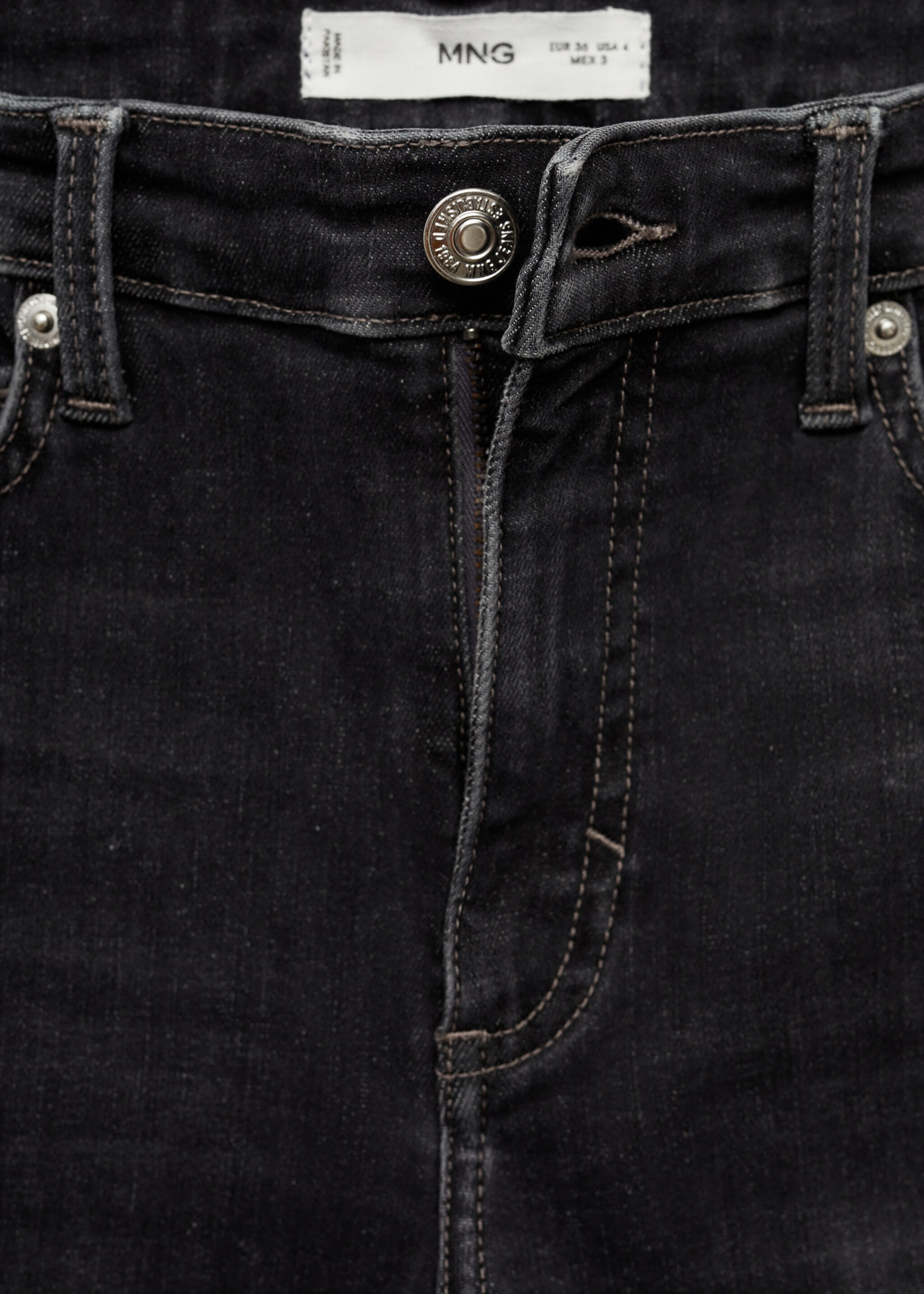 Skinny-Jeans mit mit mittlerer Bundhöhe - Detail des Artikels 8