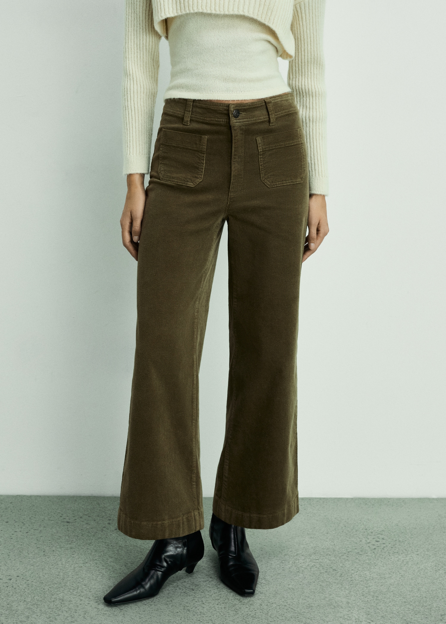 Pantalon Catherin style jupe-culotte velours côtelé - Plan moyen