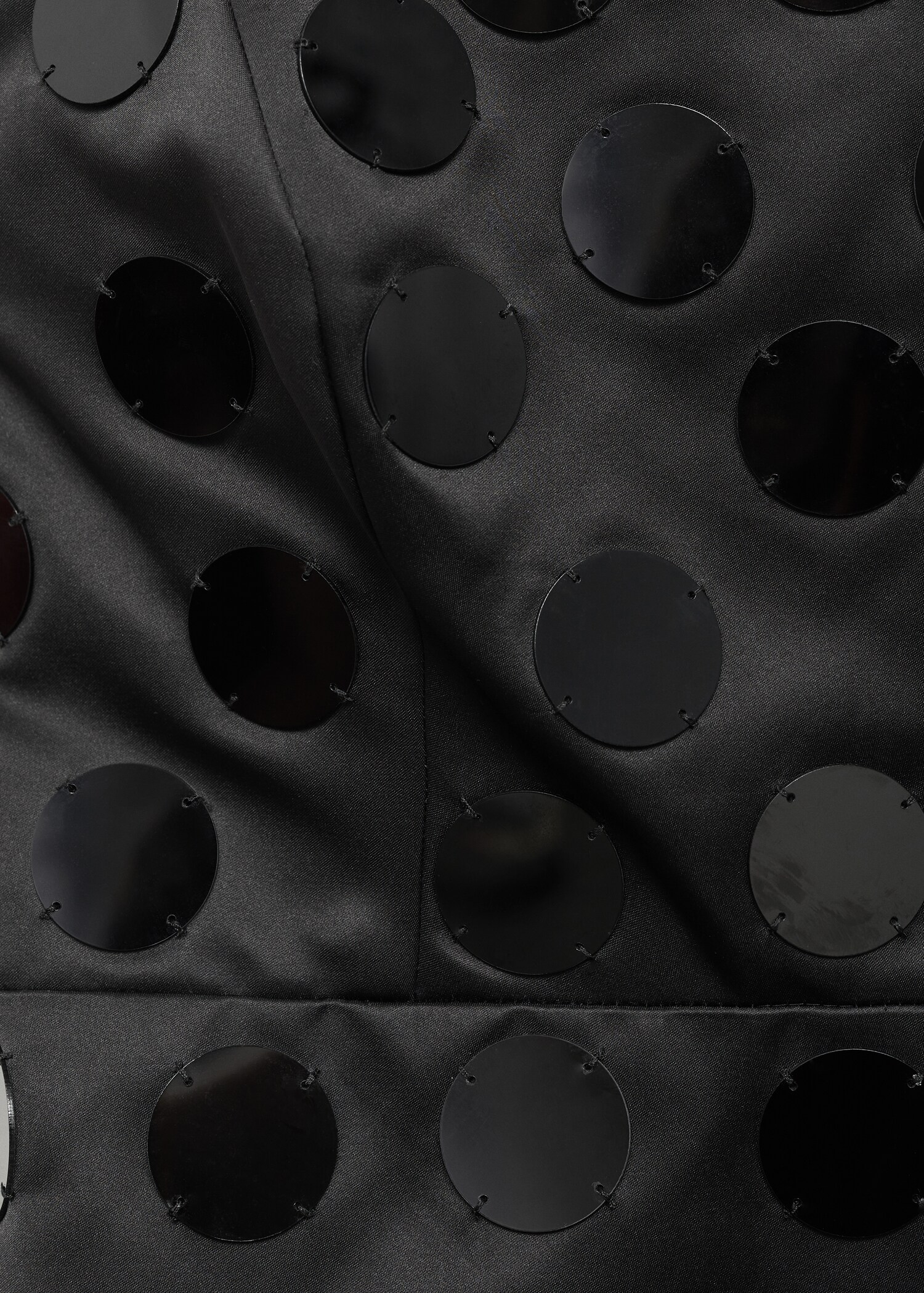 Kurzes schulterfreies Kleid mit Spiegelapplikation - Detail des Artikels 0