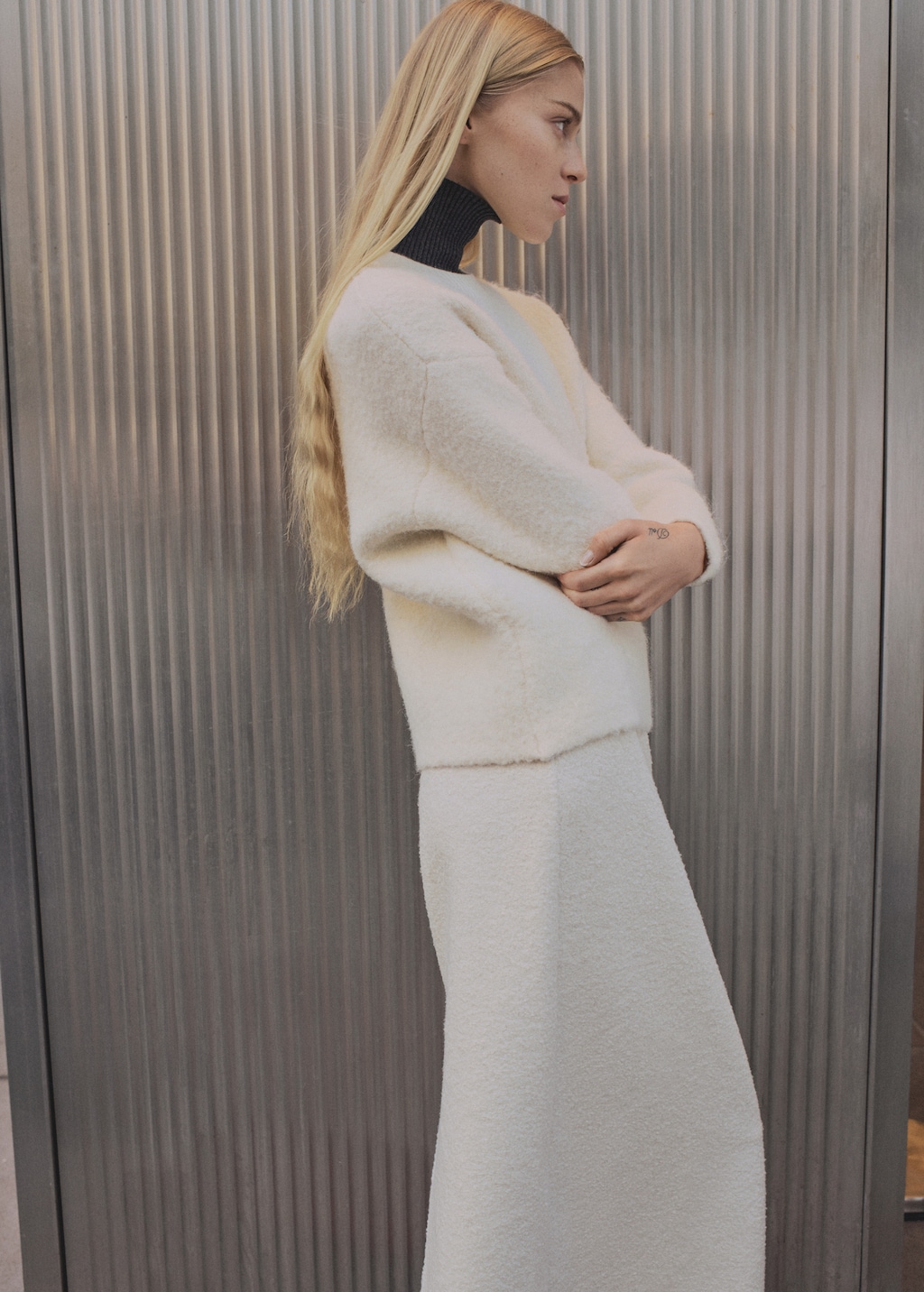 Round-neck sweater with soft finish