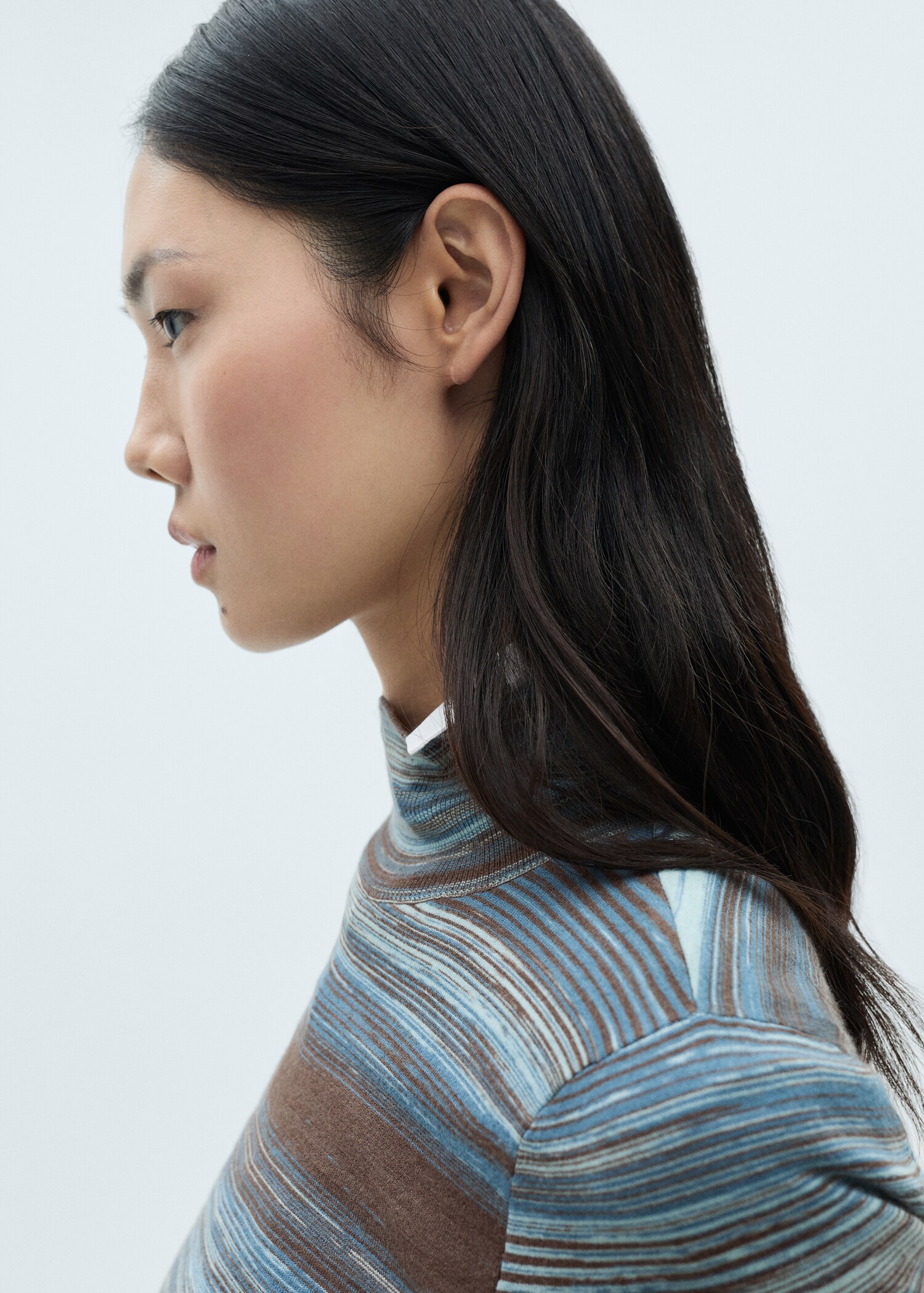 Stand-collar striped sweater - Details of the article 1
