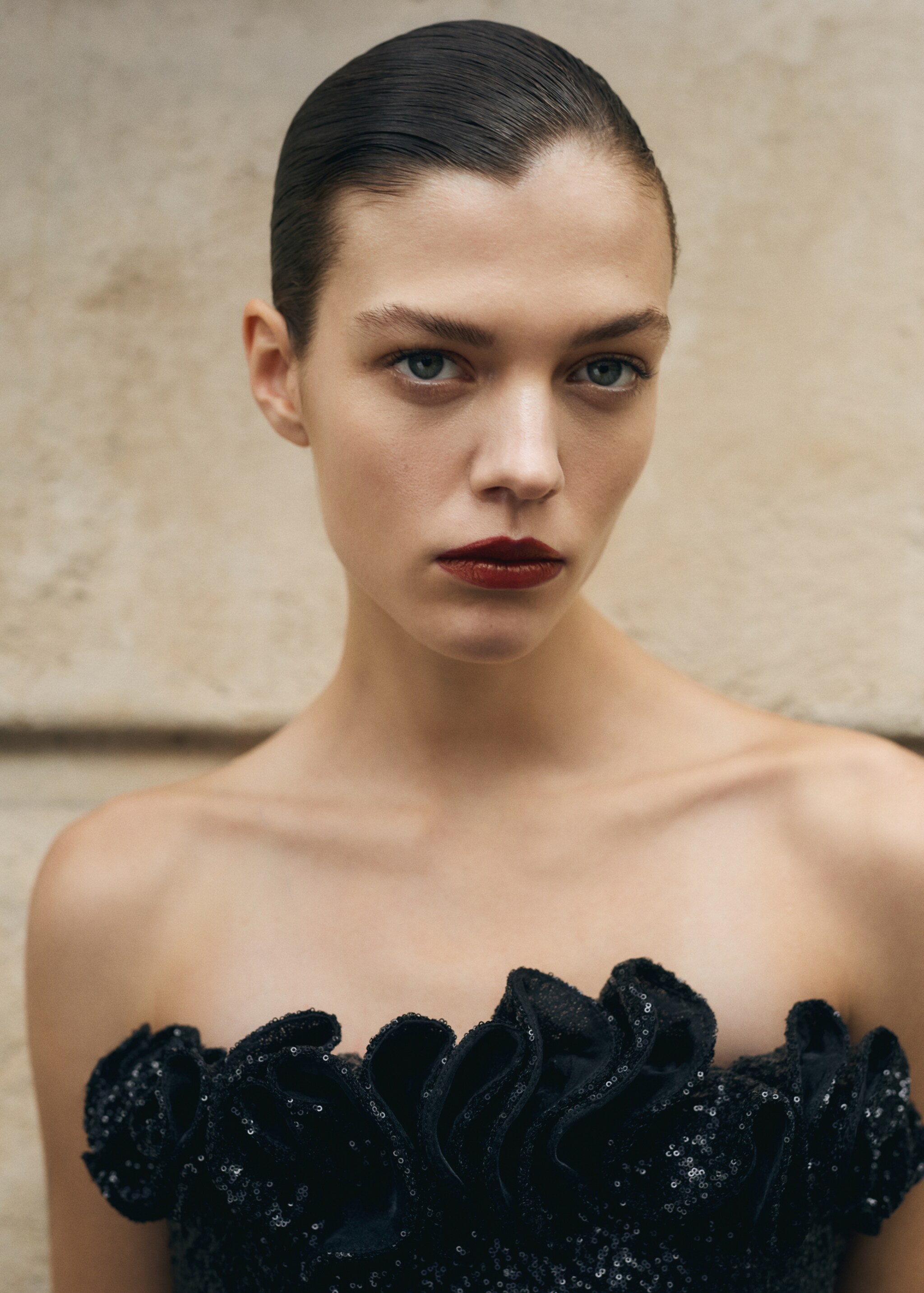 Sequin embellishment ruffle dress - Details of the article 1, Black. Ref: 87000361-00.