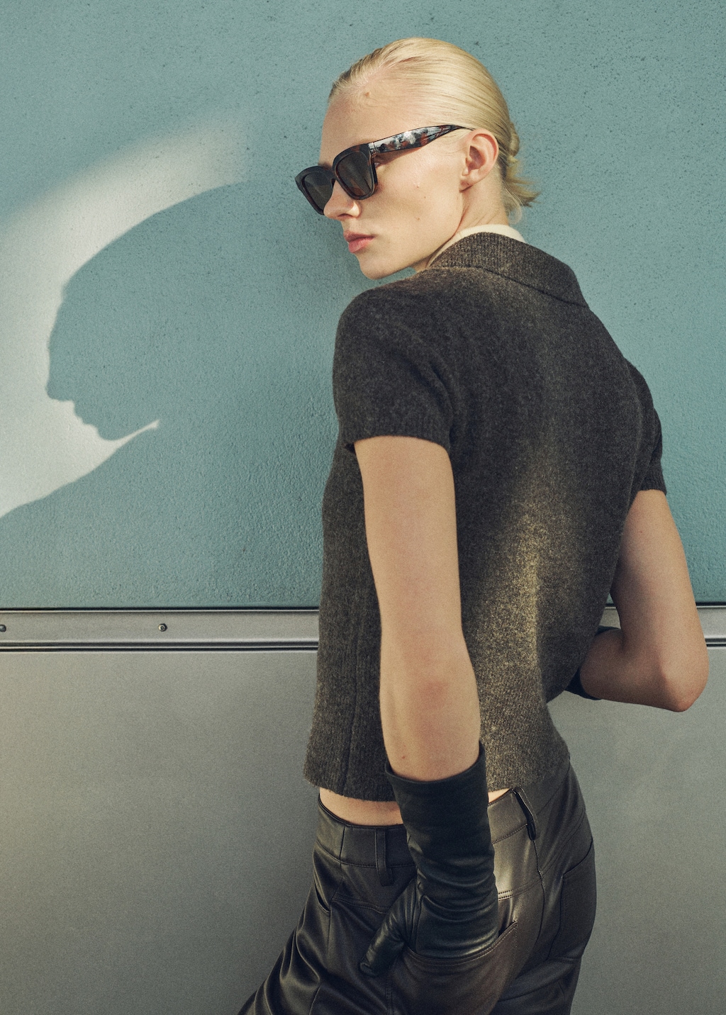Short-sleeved polo-neck sweater - image 3