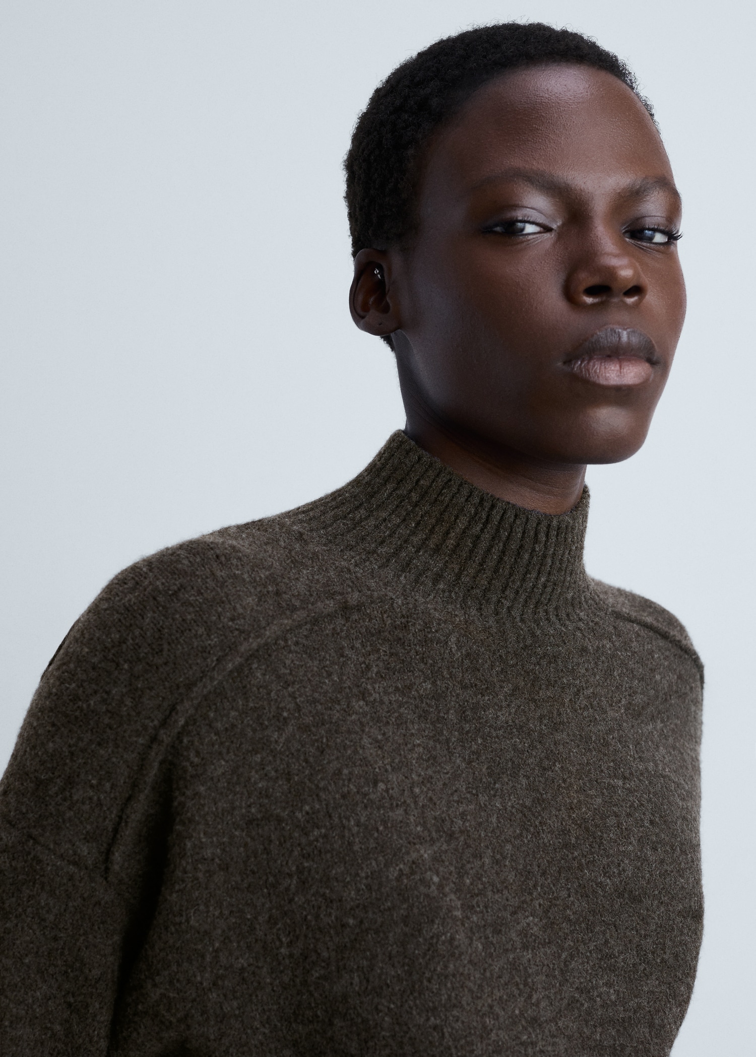 Perkins-neck sweater with seams - Details of the article 1