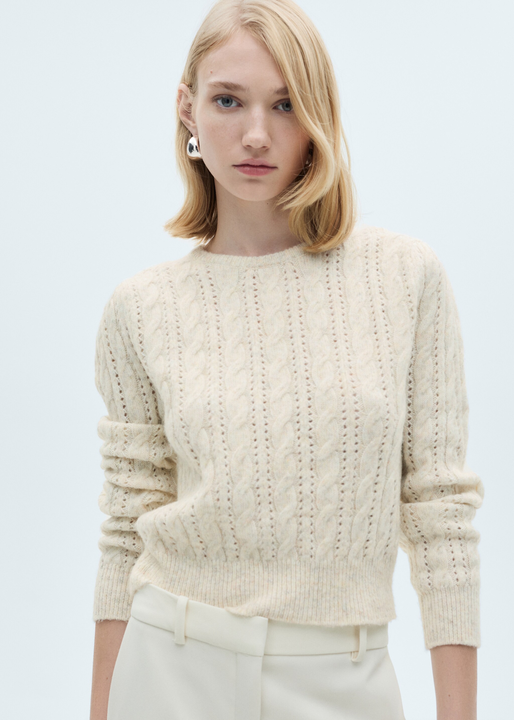 Pull-over torsadé détails ajourés - Plan moyen