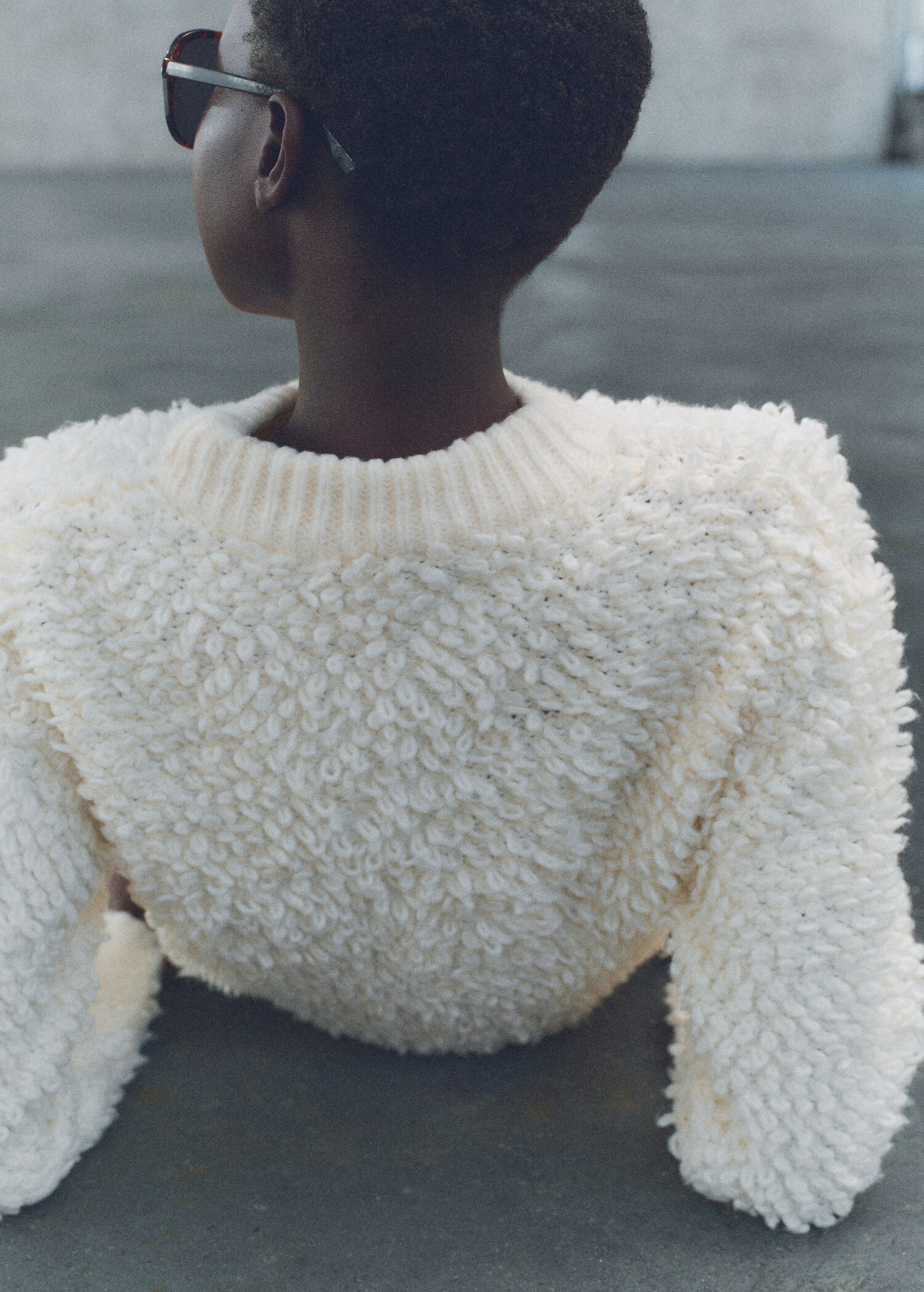 Jersey bouclé cuello redondo - Reverso del artículo