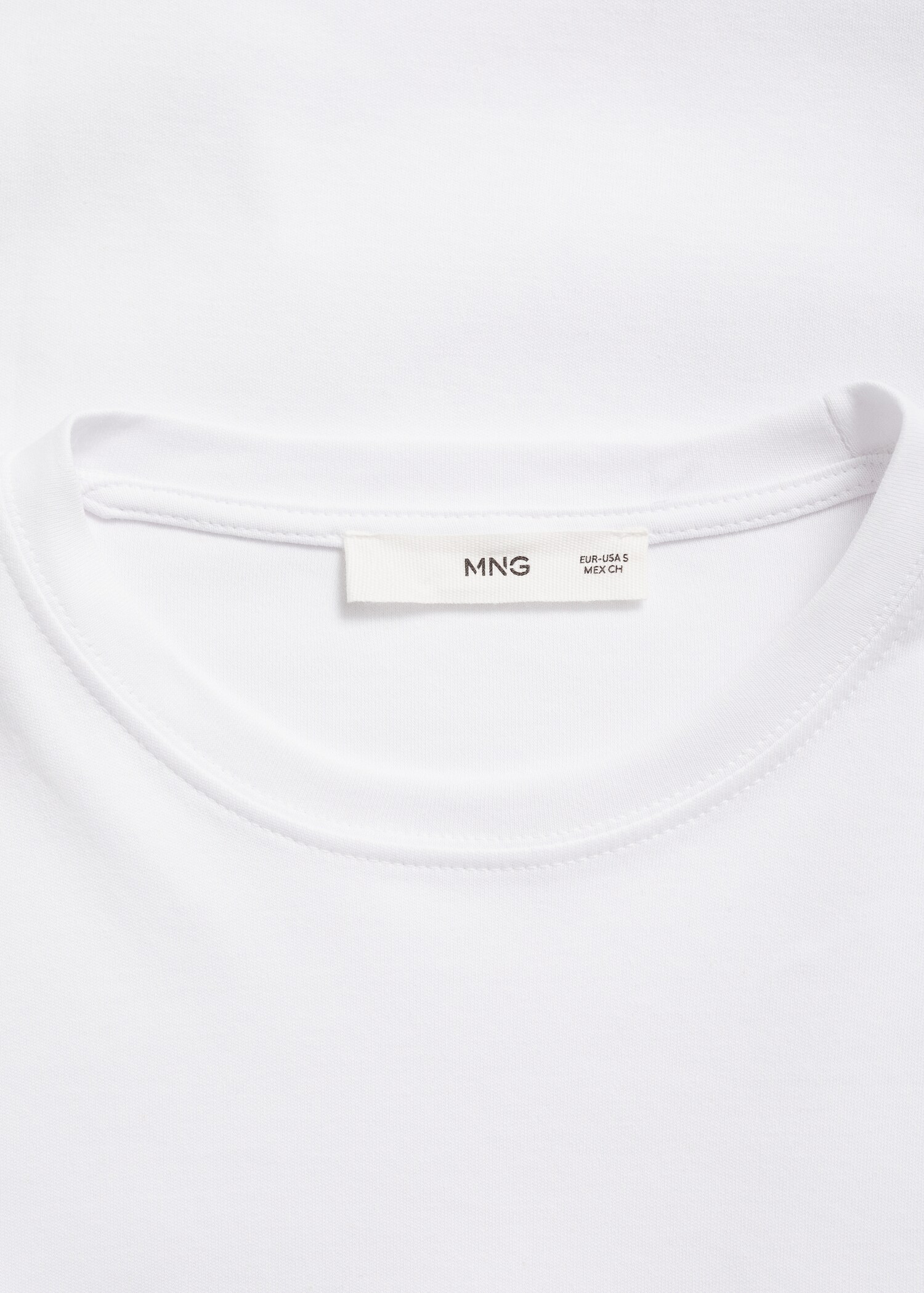 T-shirt fin col rond - Détail de l'article 8