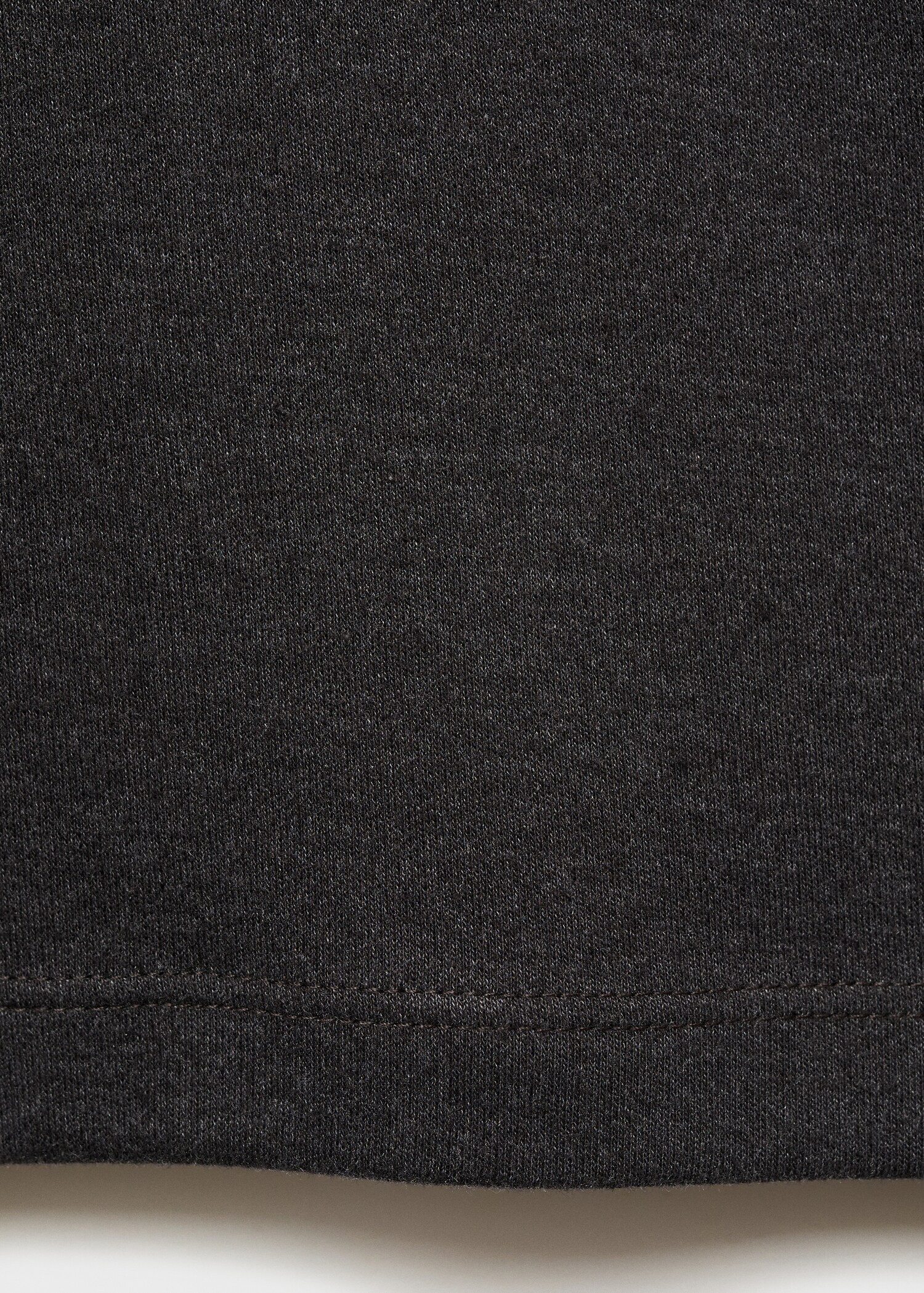 T-shirt fin col rond - Détail de l'article 0
