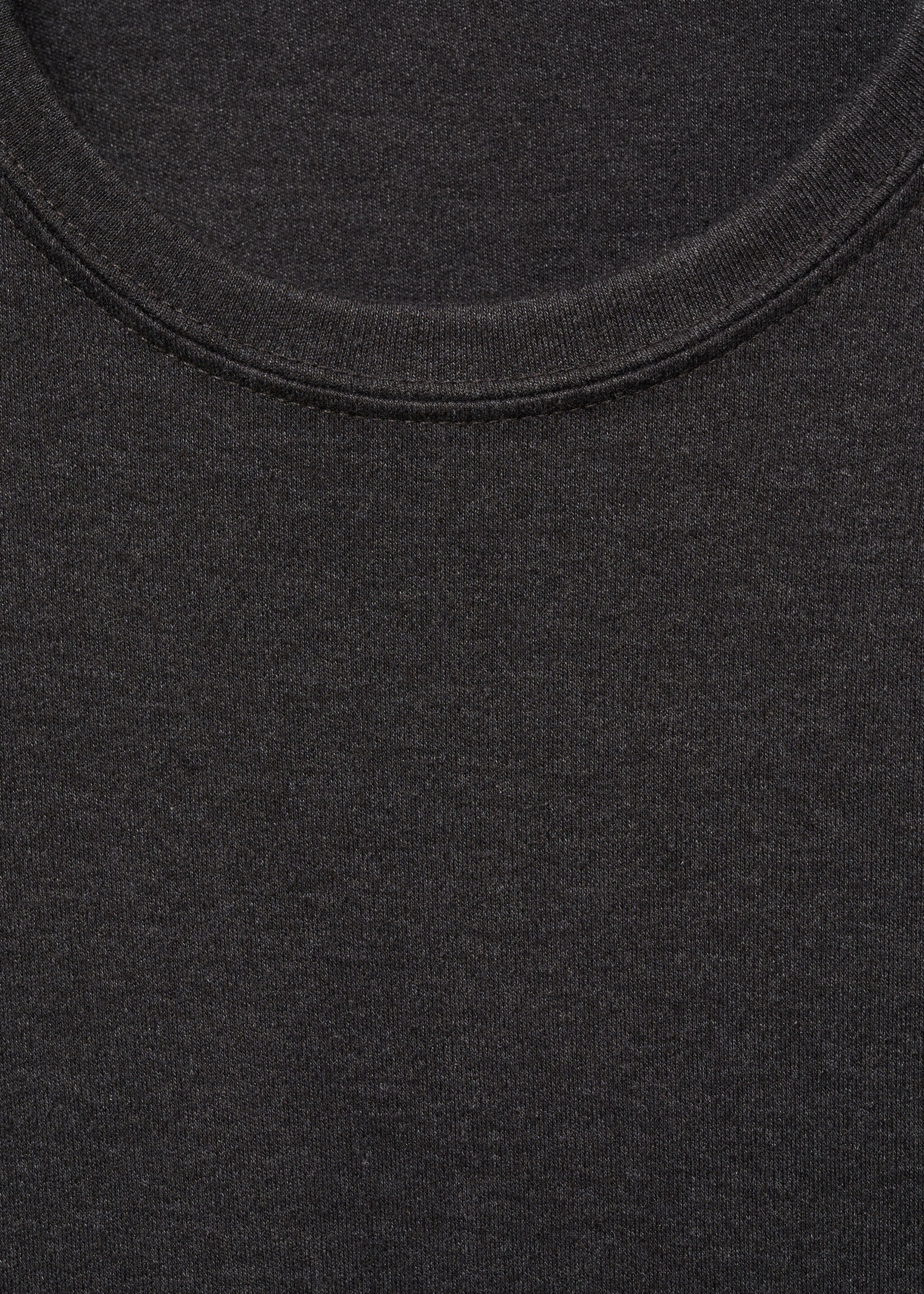 Thin round-neck t-shirt - Details of the article 8
