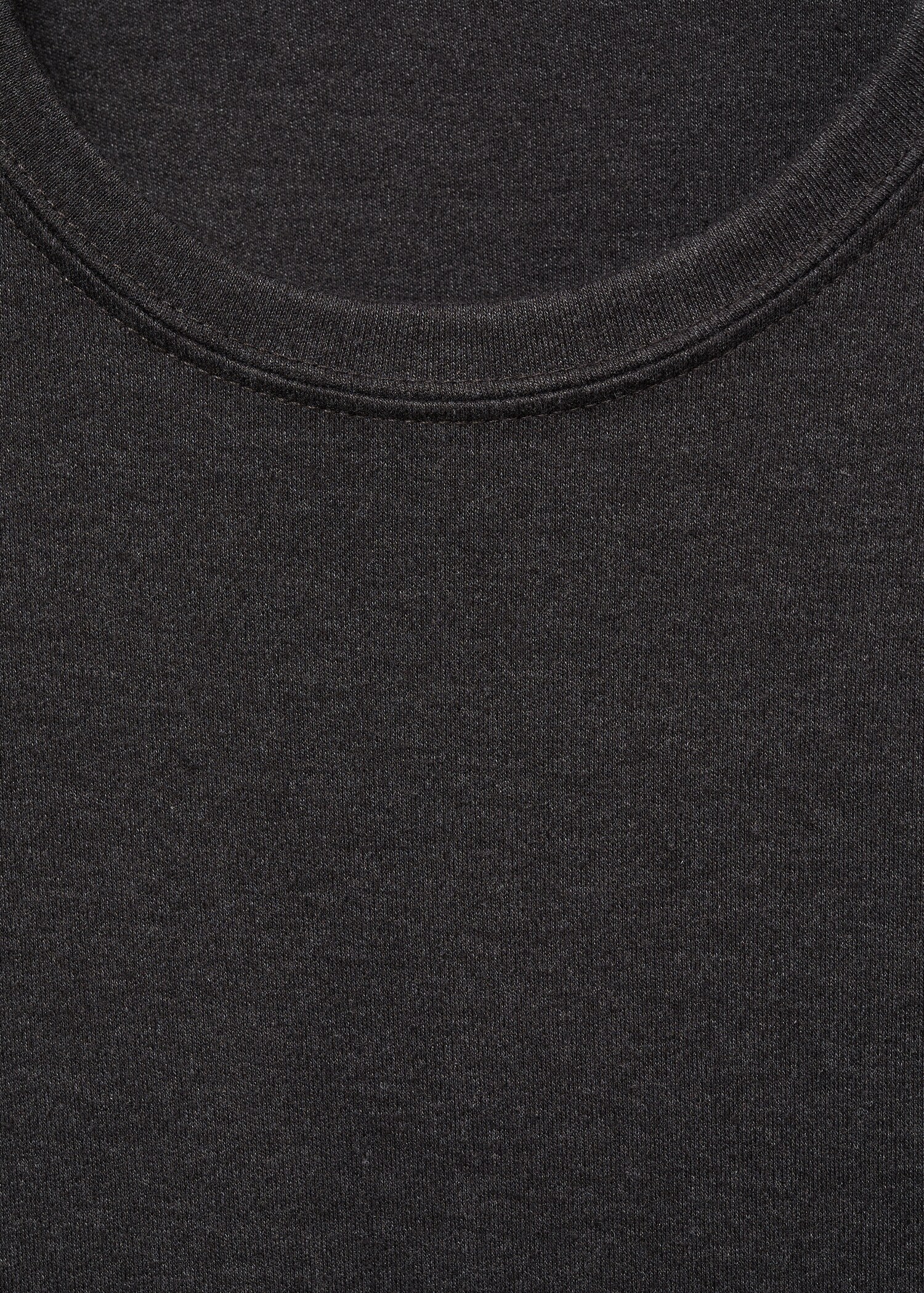 T-shirt fin col rond - Détail de l'article 8