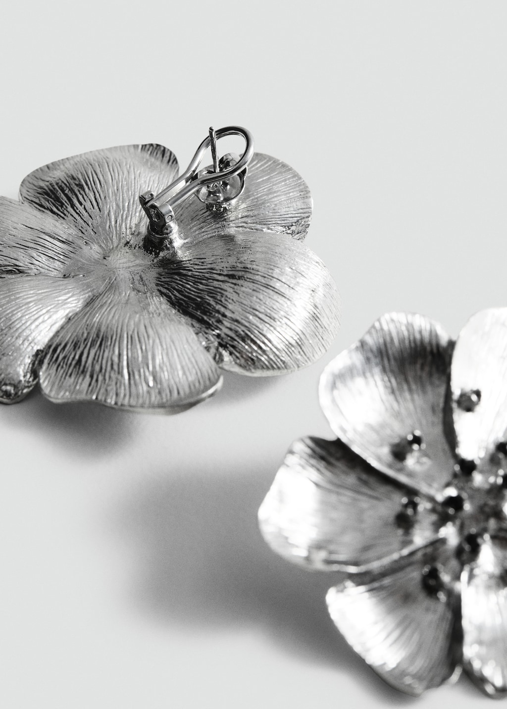 石木文　flower birdsカップ  スワン　フリーカップ　(ラメ Crystals flower earrings - Women | MANGO Japan