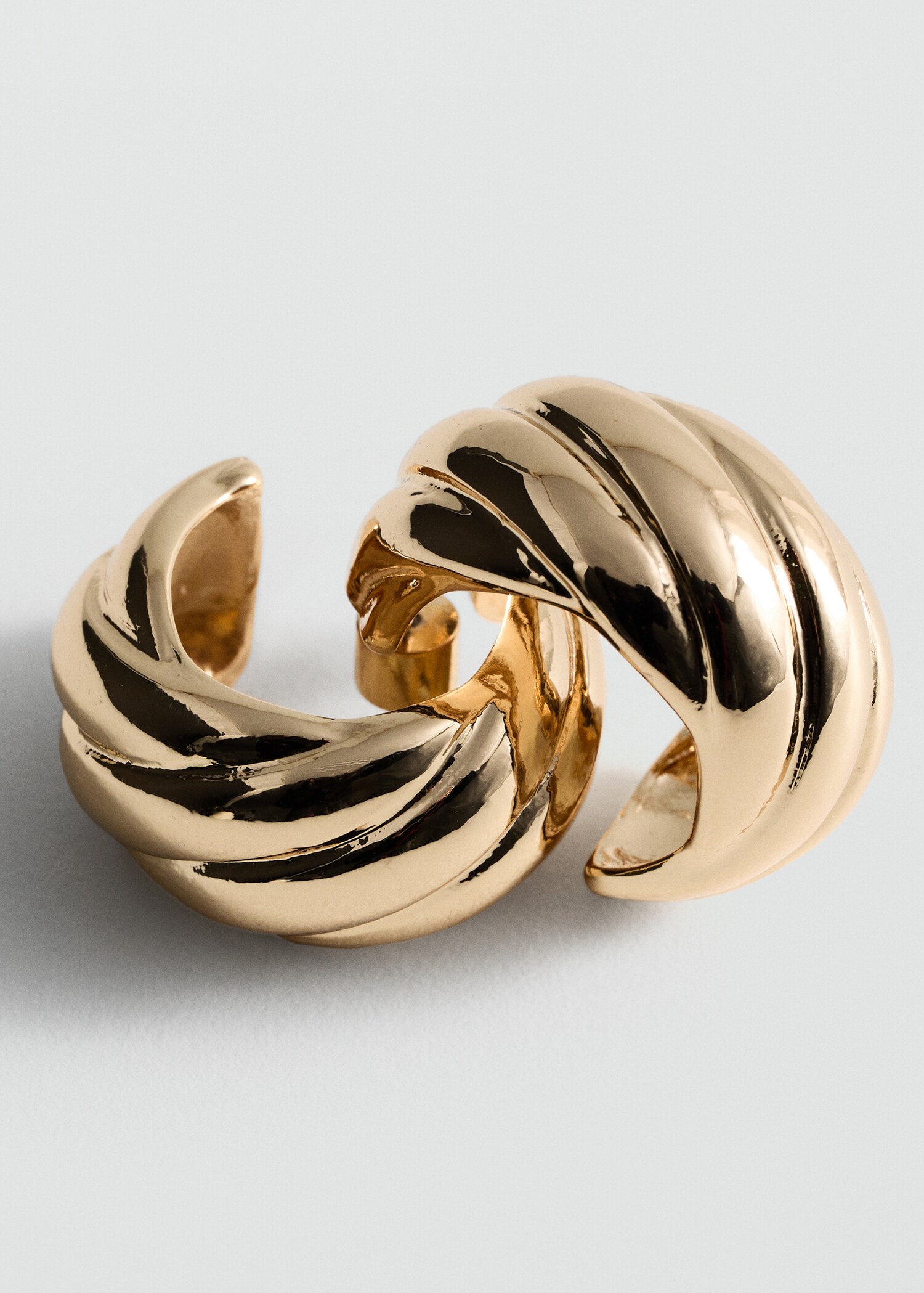 Pendientes aros entrelazados - Plano medio