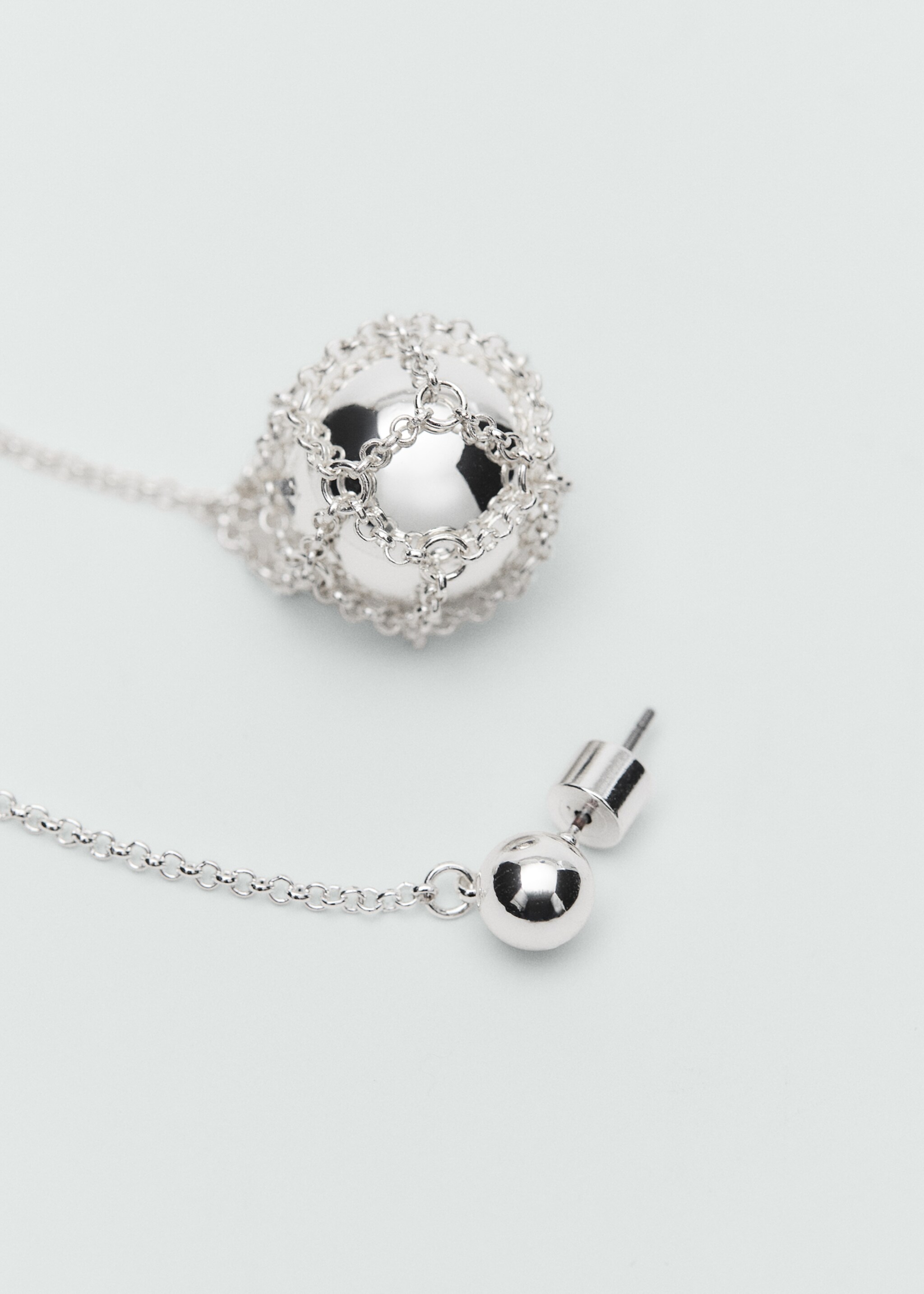 Boucles d'oreille chaîne pendentif sphère - Plan moyen