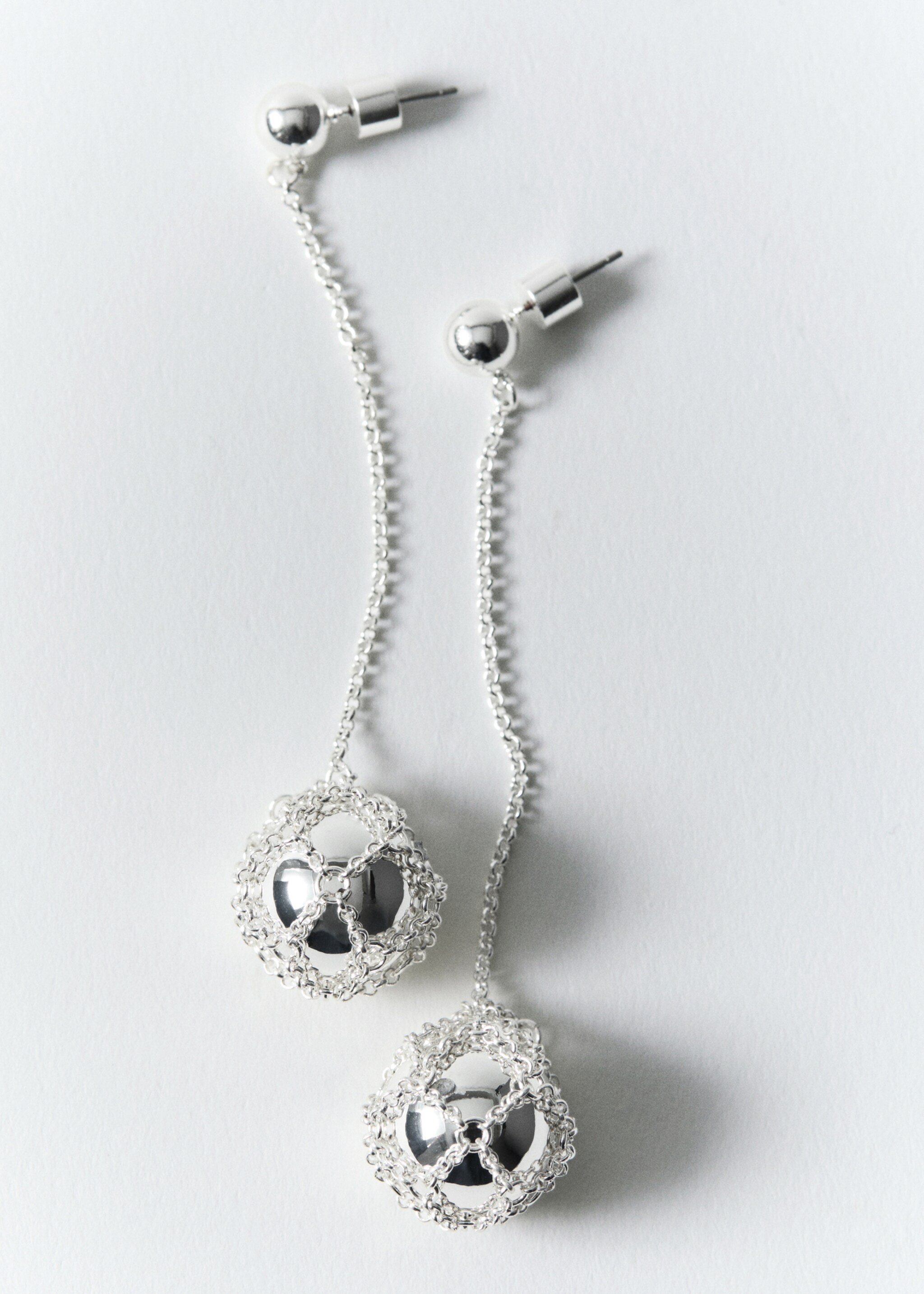 Boucles d'oreille chaîne pendentif sphère - Détail de l'article 5