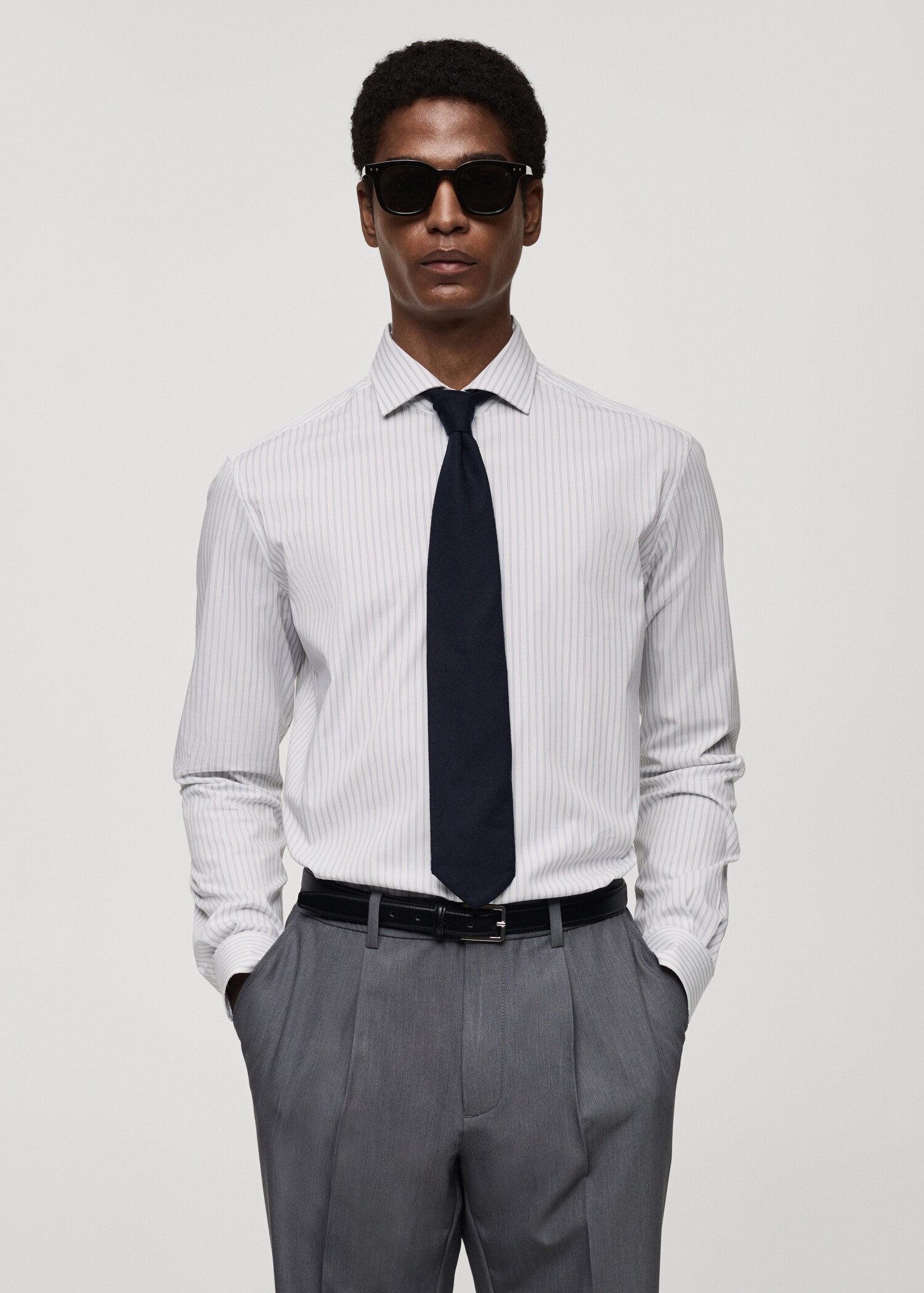 Gestreiftes Slim Fit-Hemd aus Baumwolle - Detail des Artikels 4