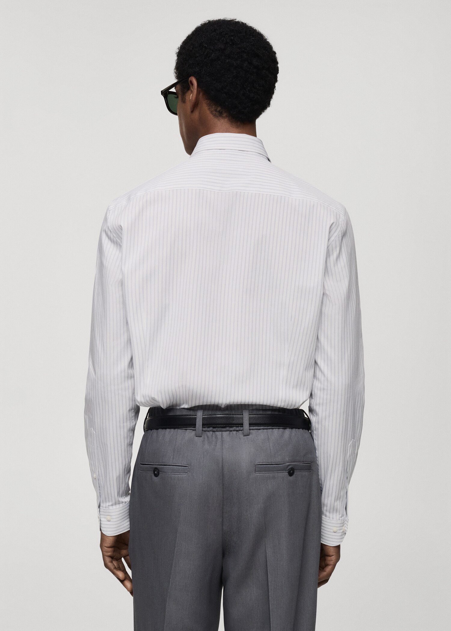 Gestreiftes Slim Fit-Hemd aus Baumwolle - Rückseite des Artikels