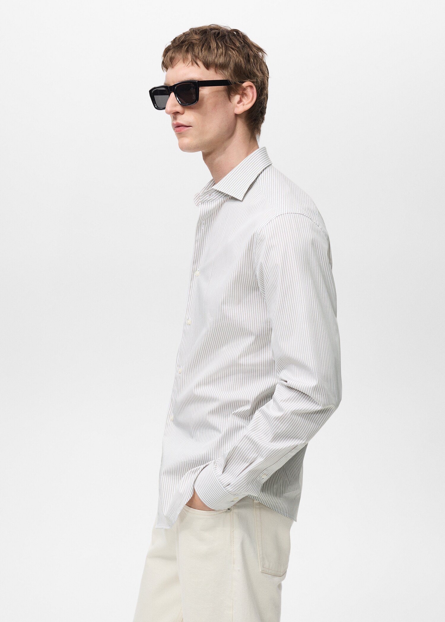 Gestreiftes Slim Fit-Hemd aus Baumwolle - Detail des Artikels 2
