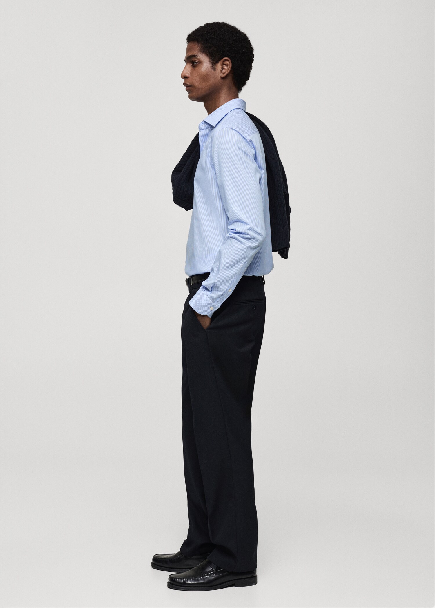 Gestreiftes Slim Fit-Hemd aus Baumwolle - Detail des Artikels 2