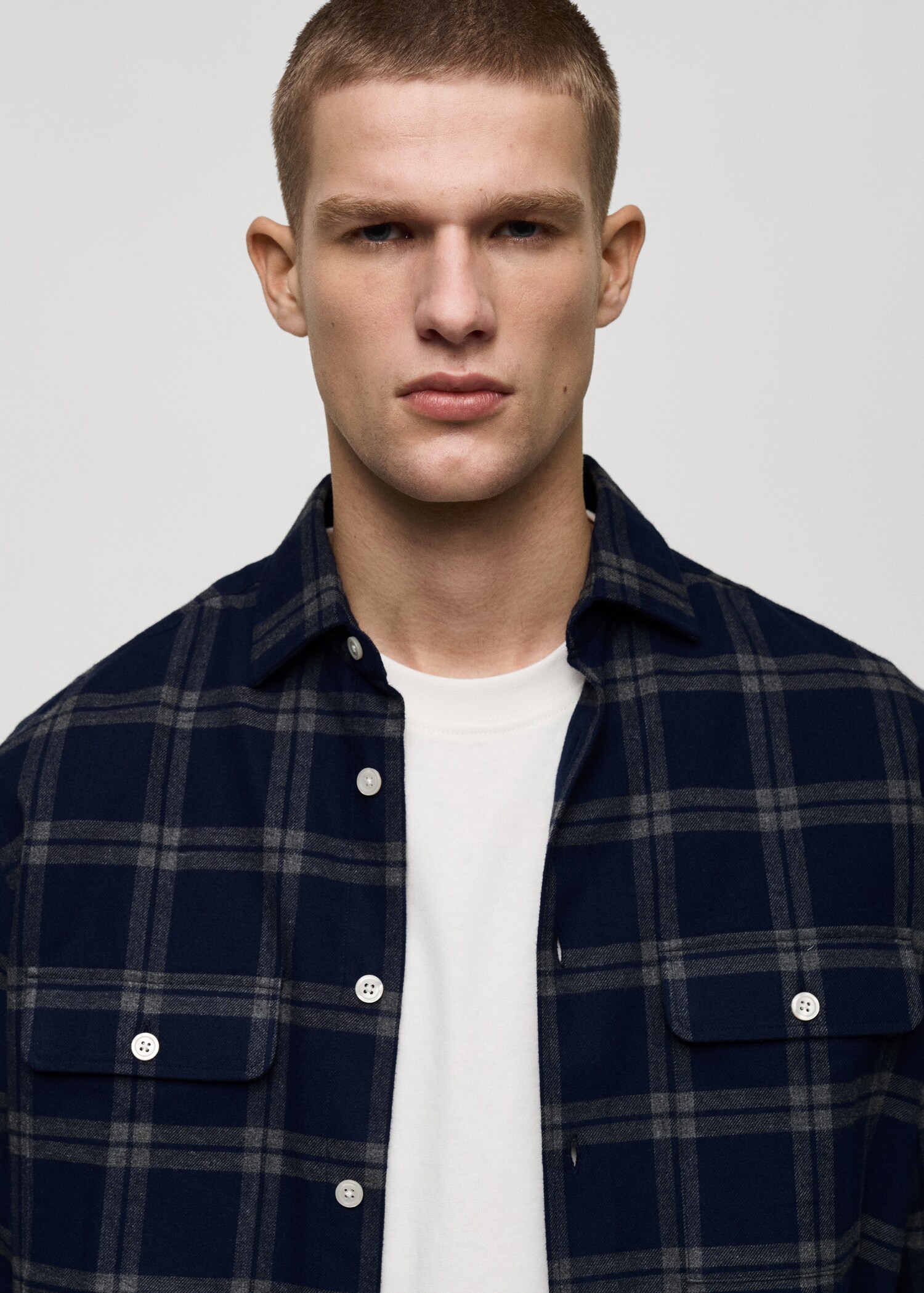 Kariertes Overshirt aus 100 % Baumwoll-Flanell - Detail des Artikels 1