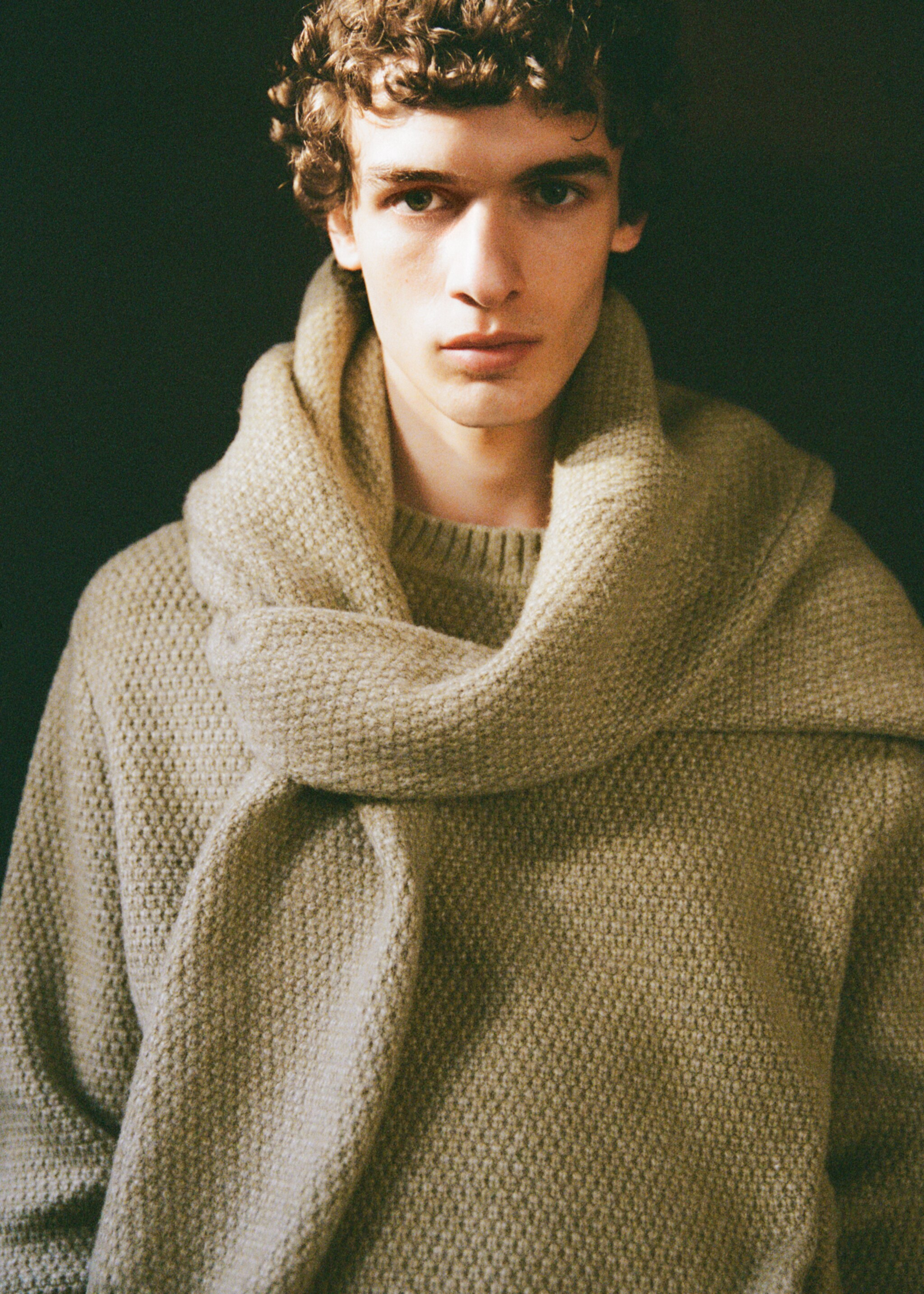 Structured knitted sweater - Details of the article 3