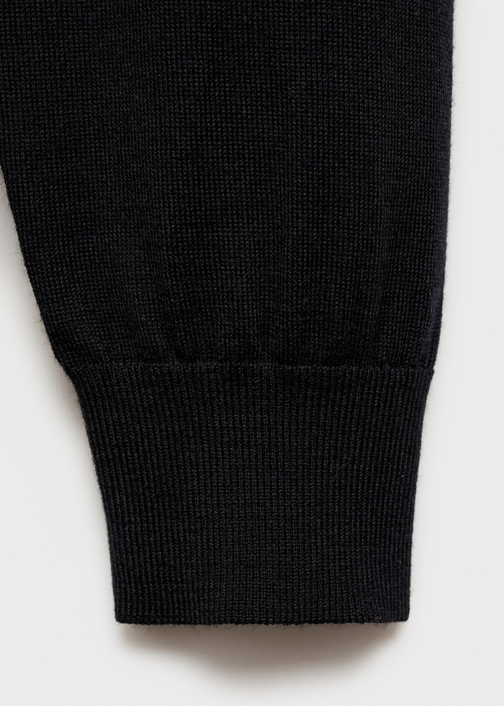 100% merino wool sweater - Men | MANGO Niger