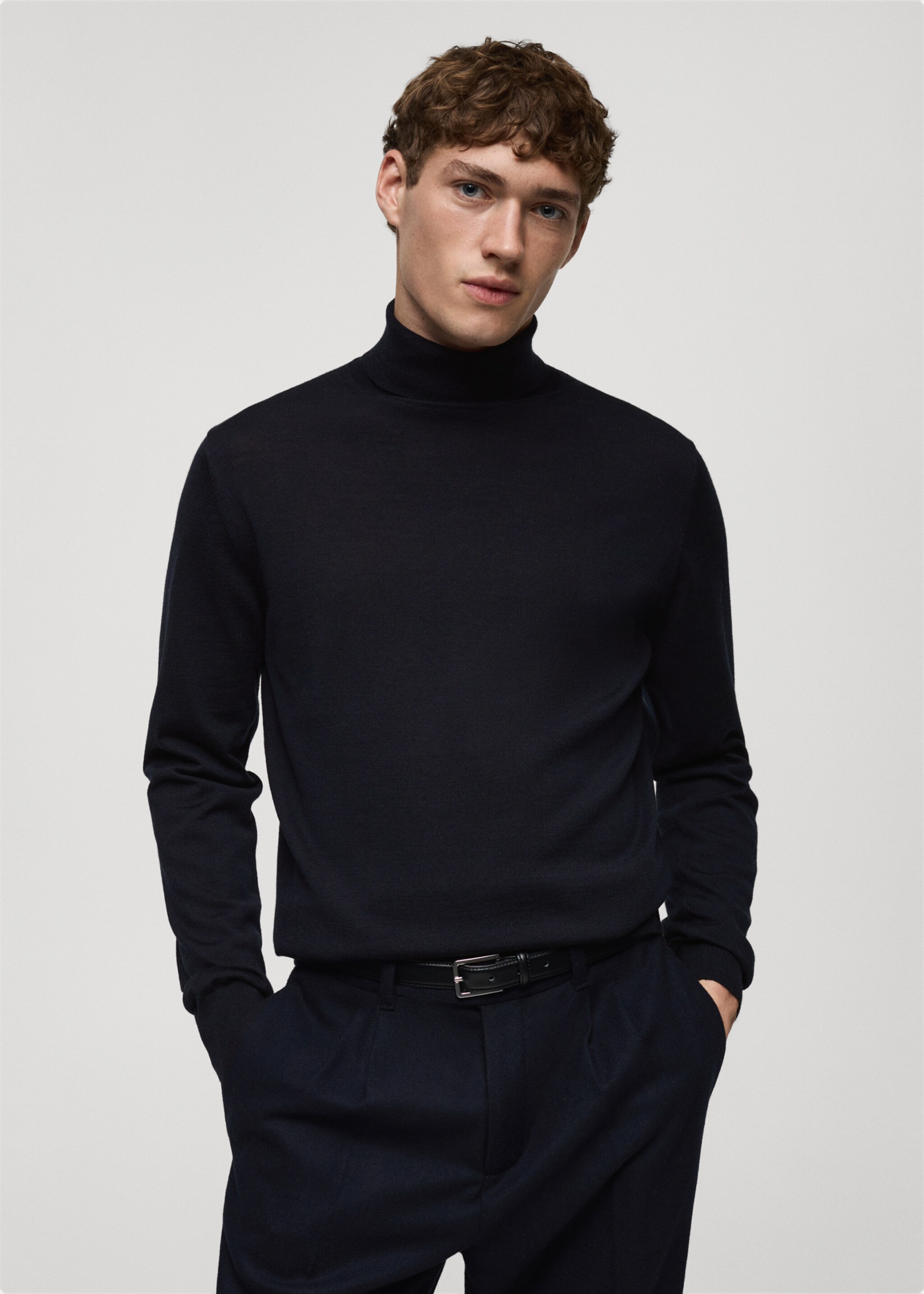100% merino wool turtleneck sweater - Medium plane