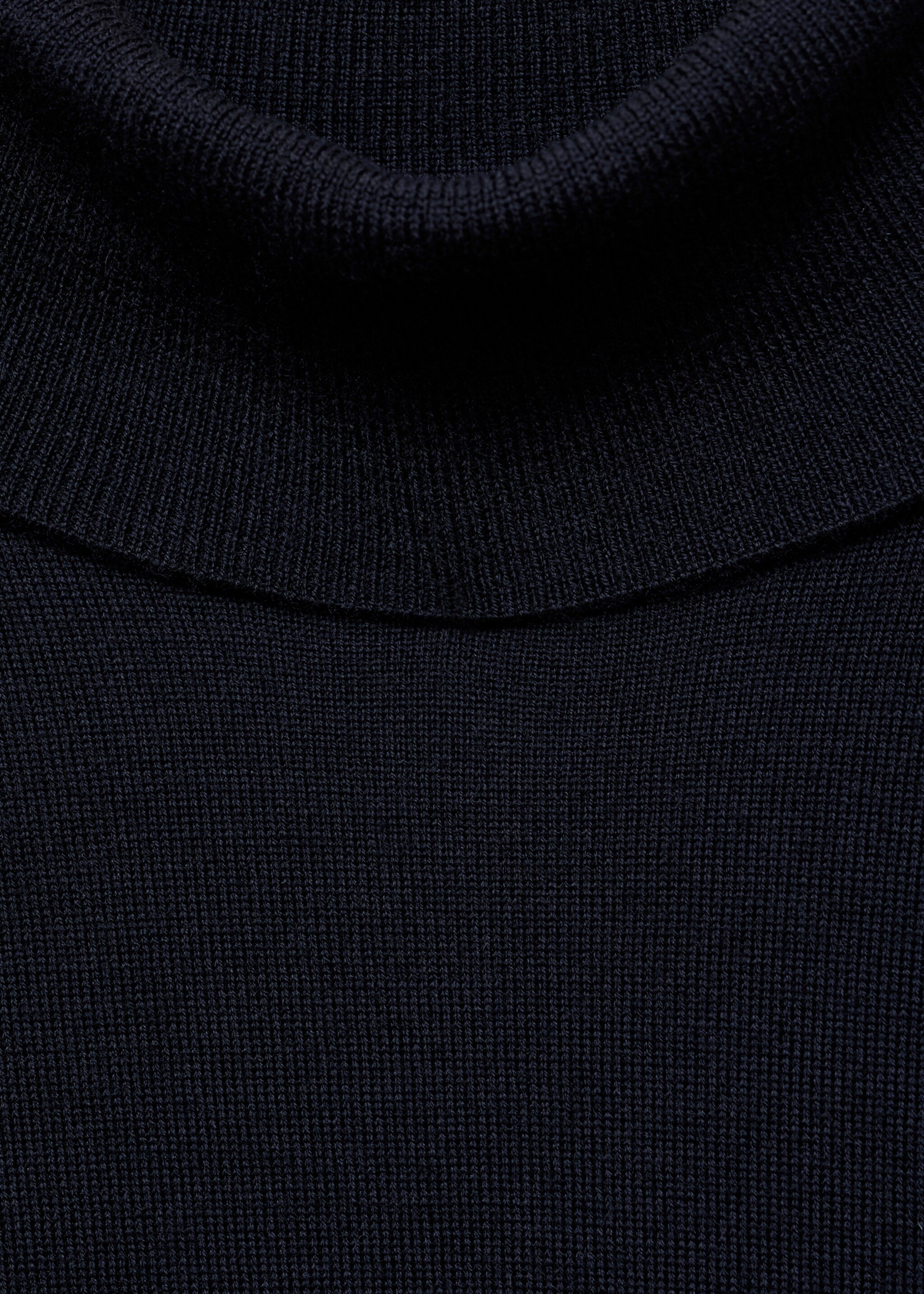 100% merino wool turtleneck sweater - Details of the article 8