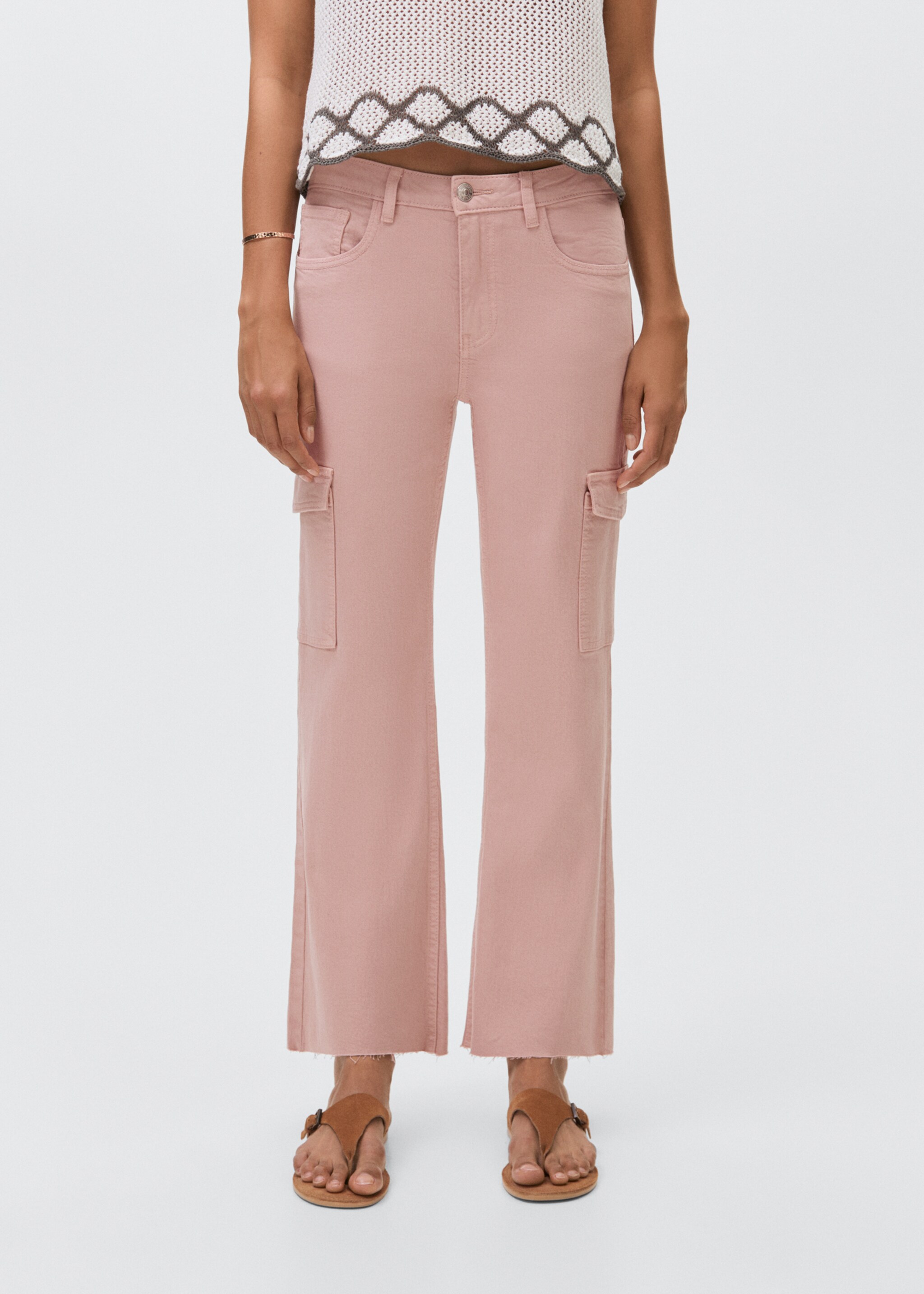 Jeans crop flare cargo - Plano medio